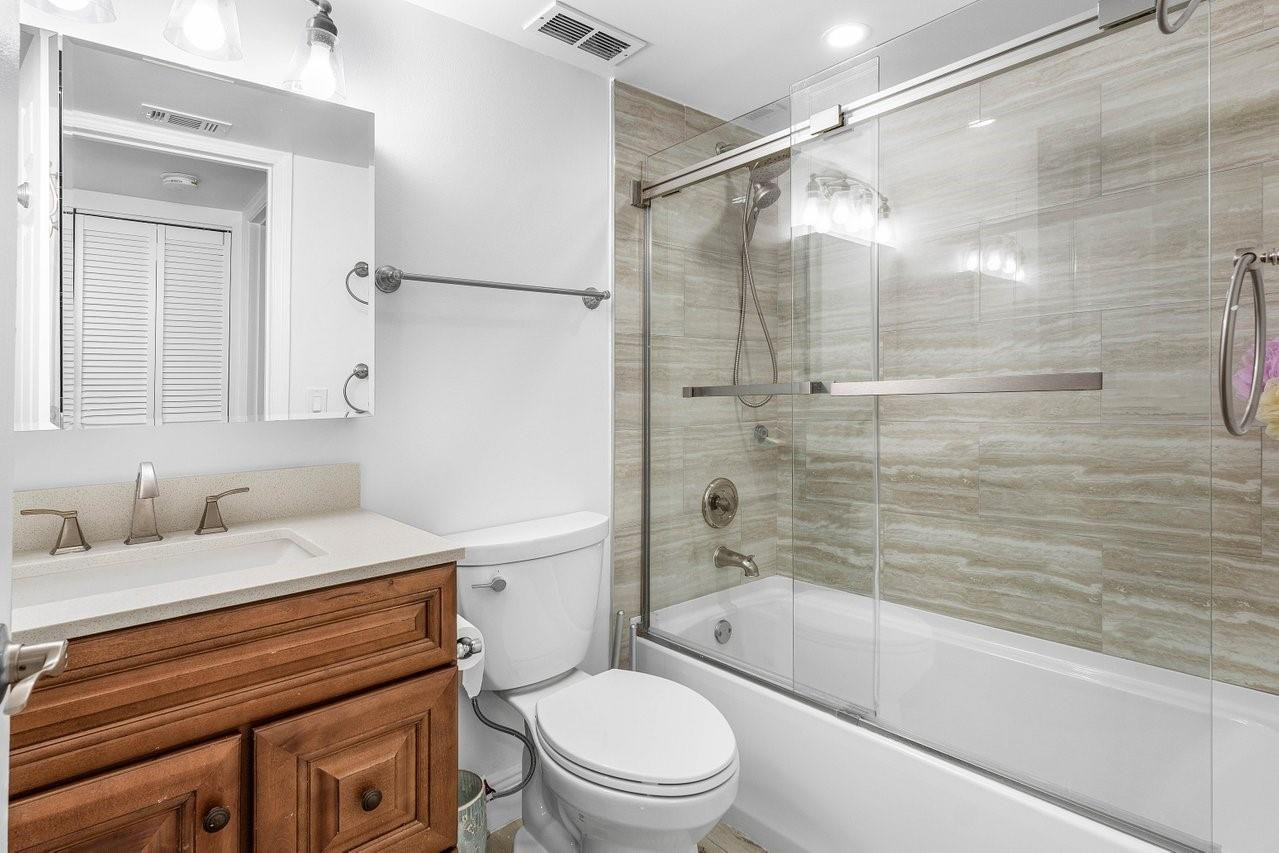 801 Freedom Ct 801