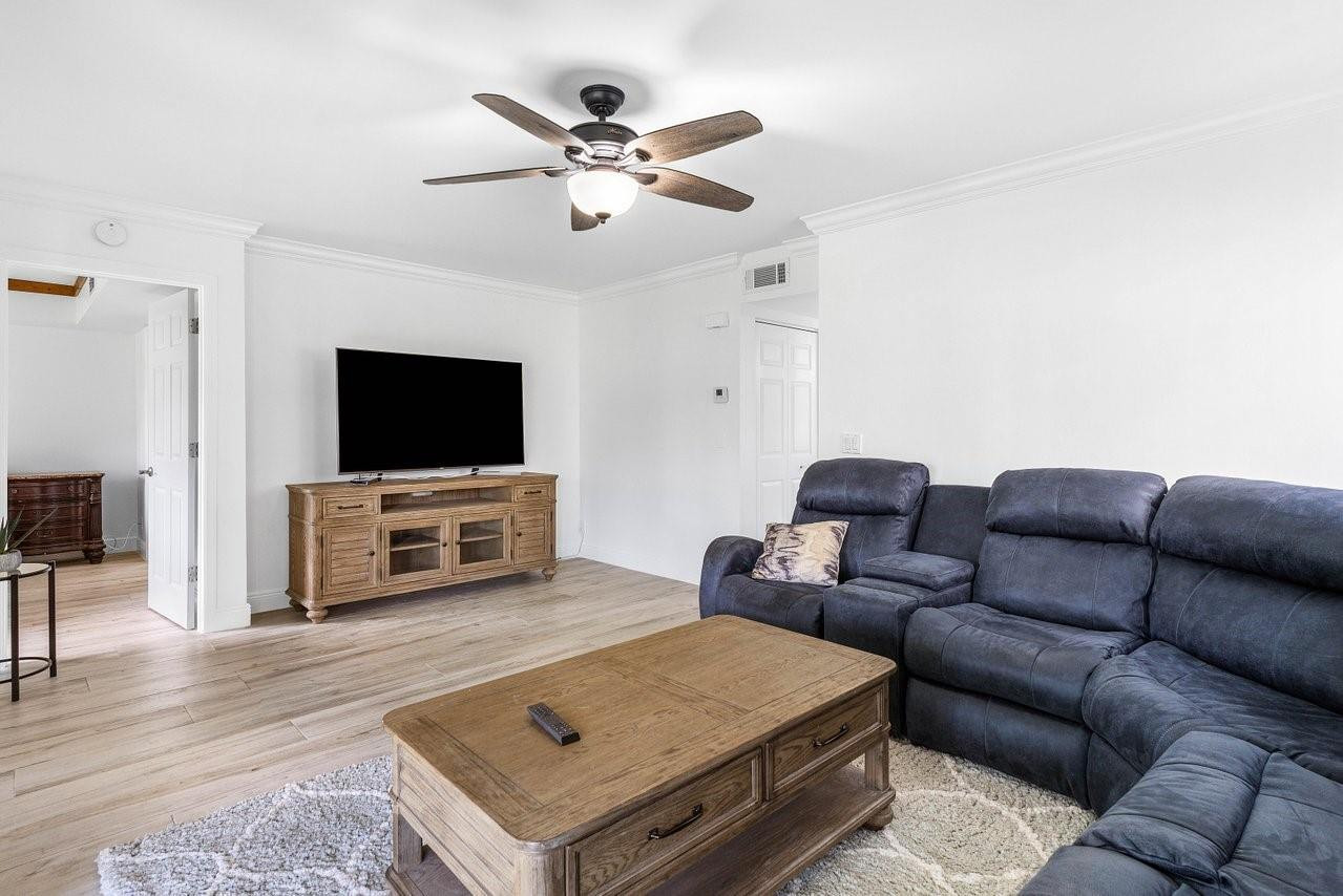 801 Freedom Ct 801