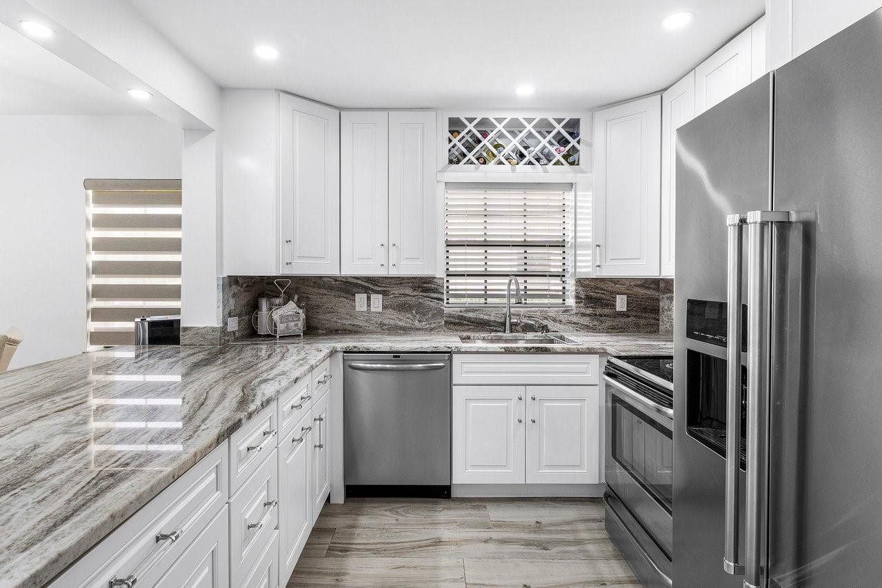 801 Freedom Ct 801