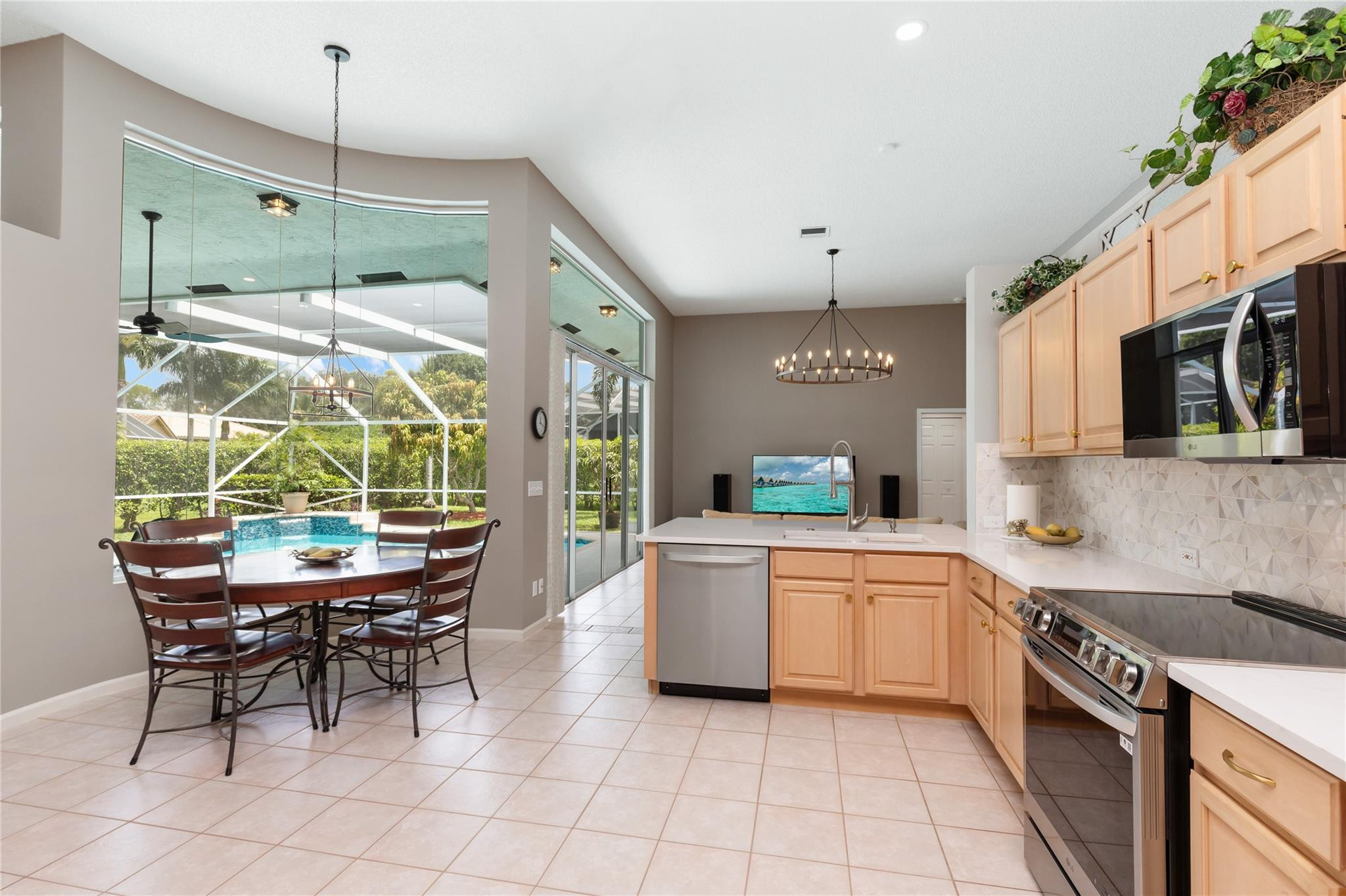 4940 Kensington Cir