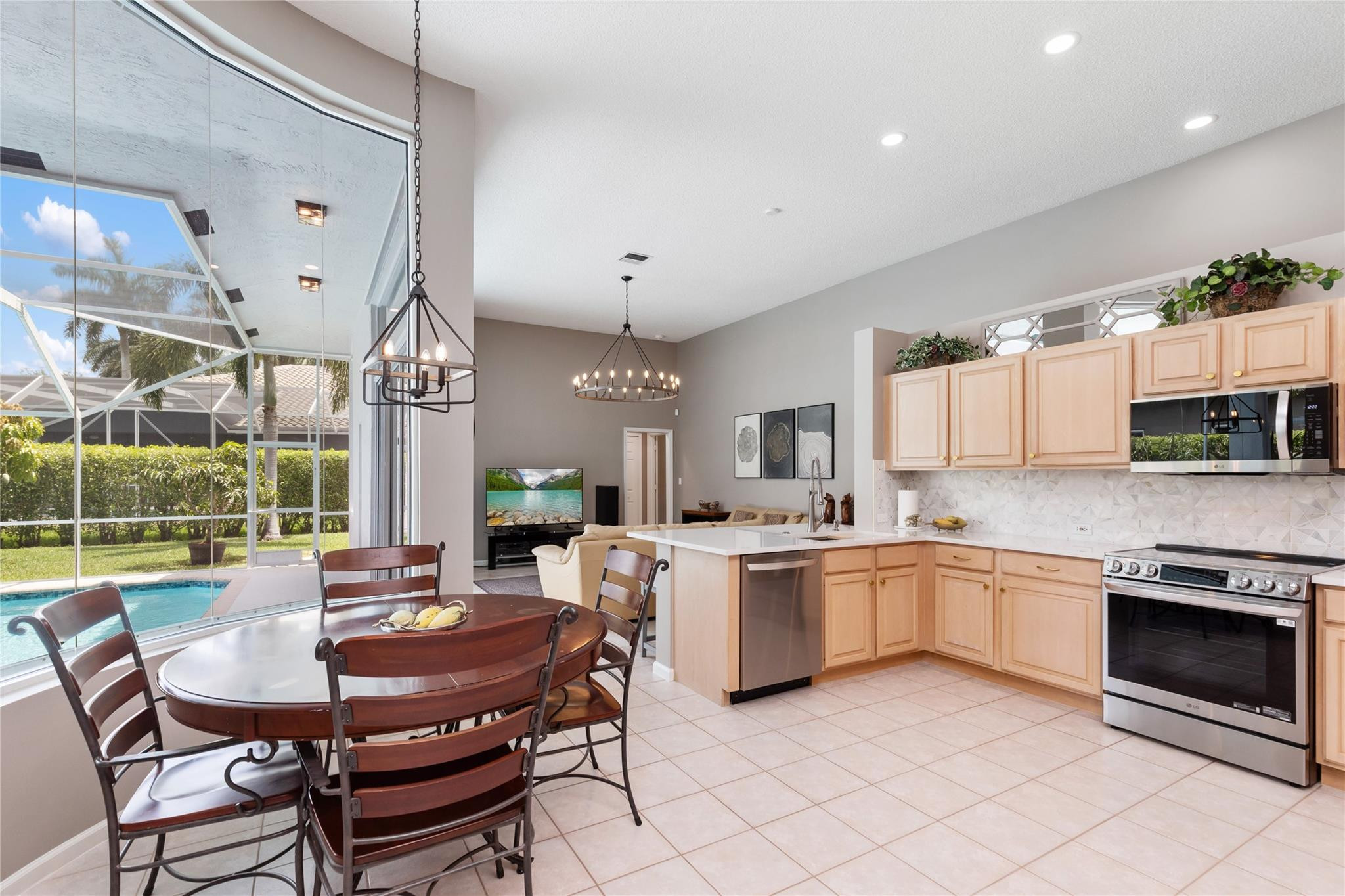 4940 Kensington Cir