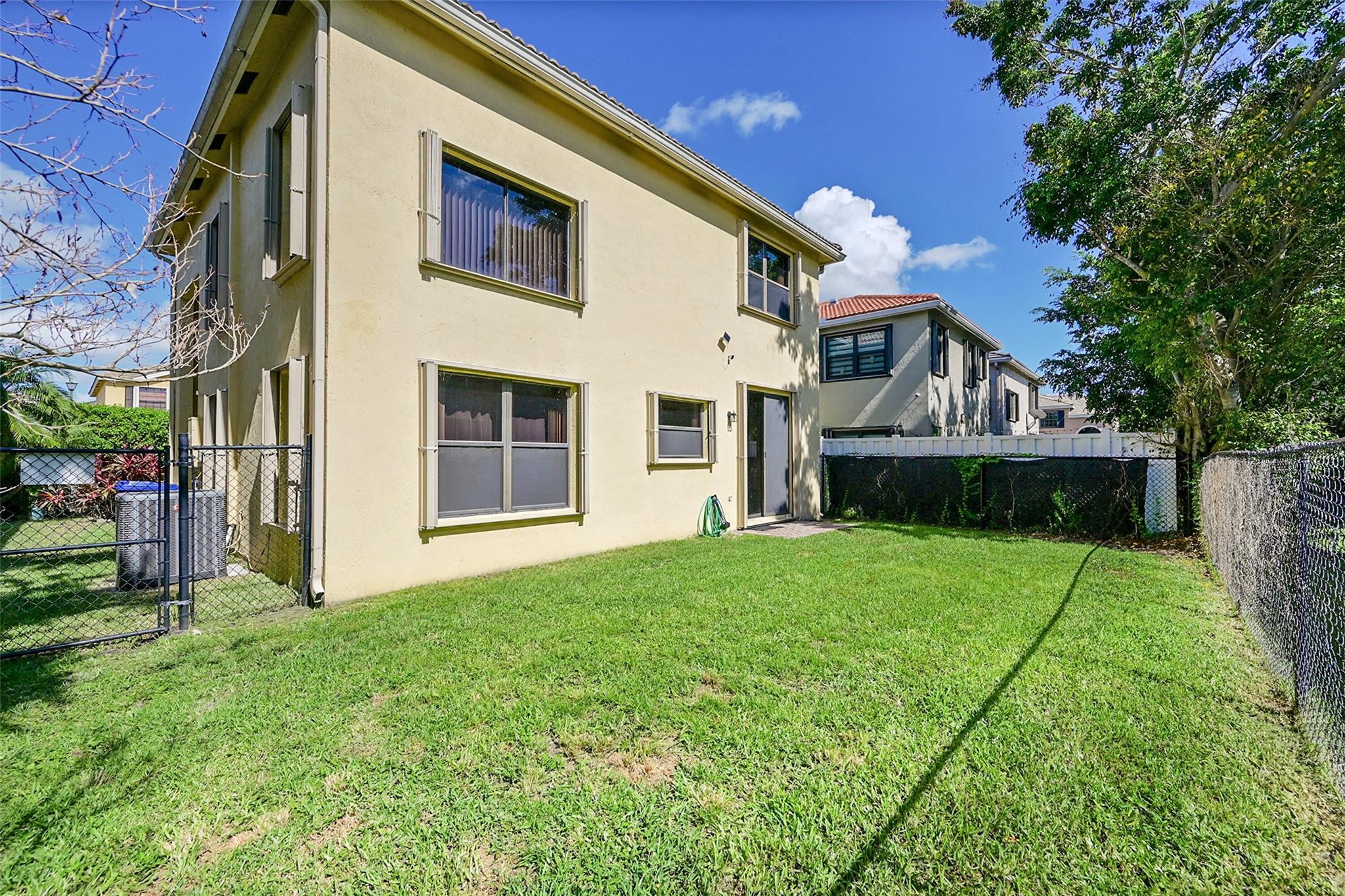 3432 NW 112th Ter