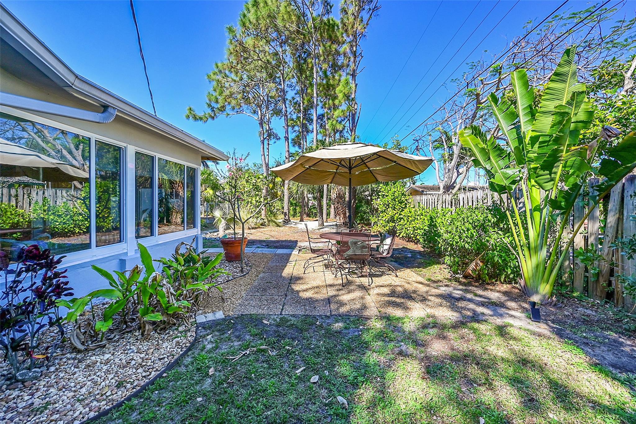 1240 NE 27th Ave
