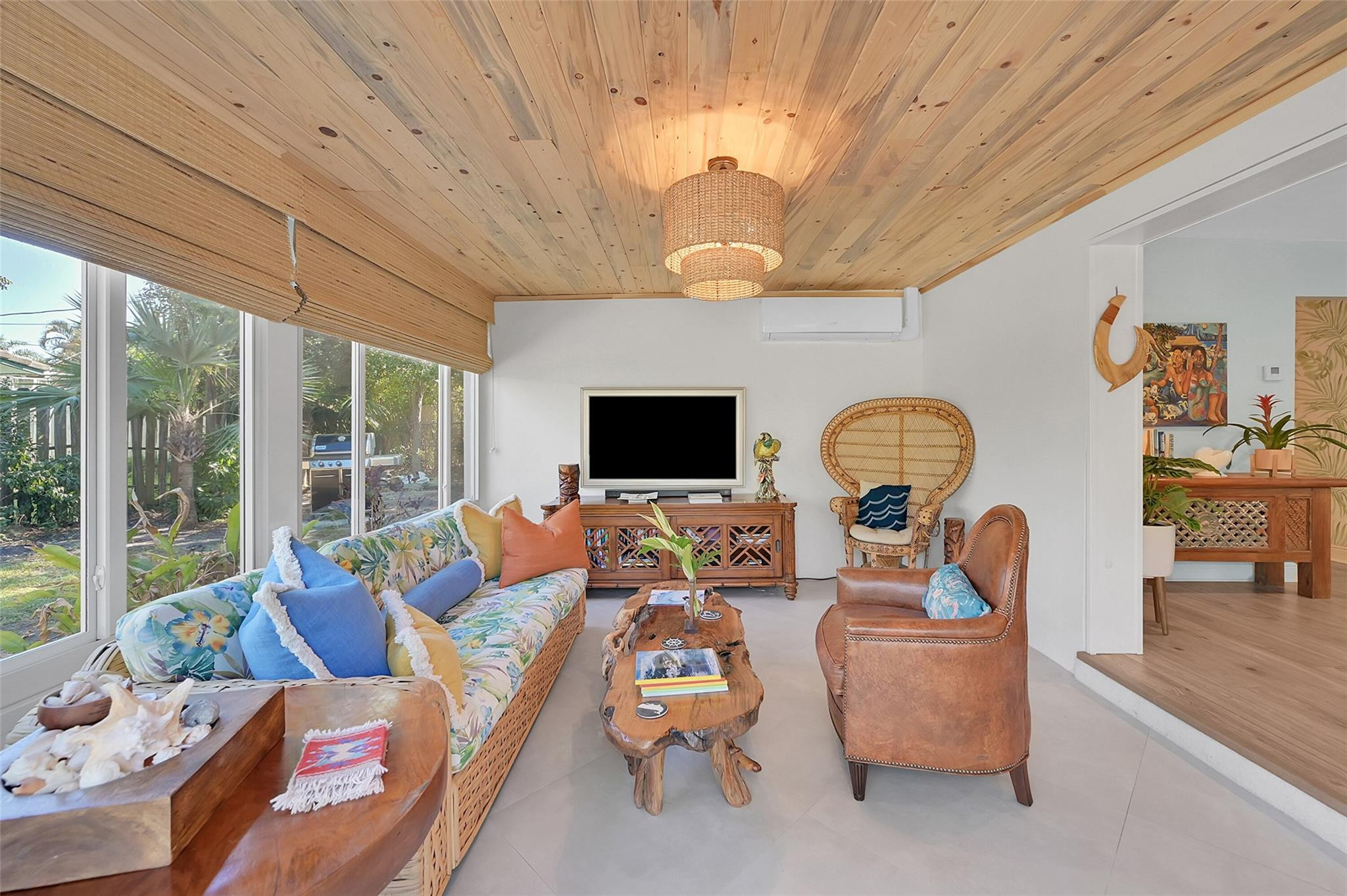1240 NE 27th Ave
