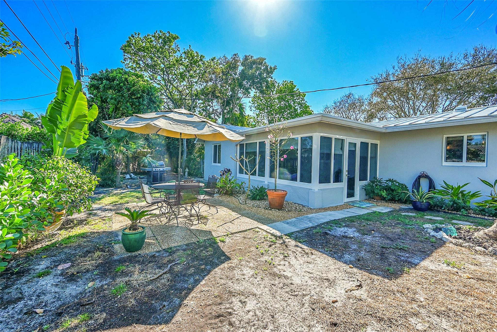 1240 NE 27th Ave