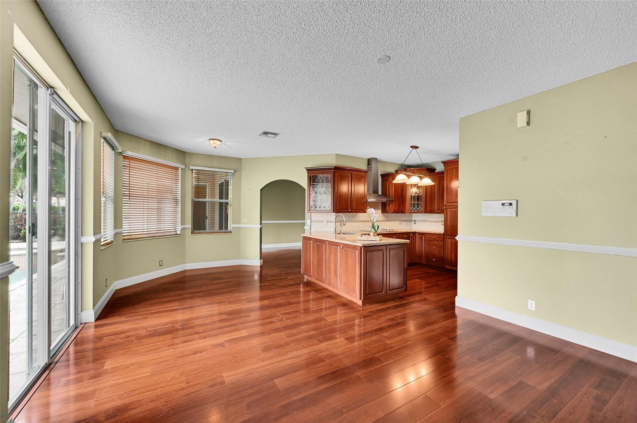6384 NW 43 Terrace
