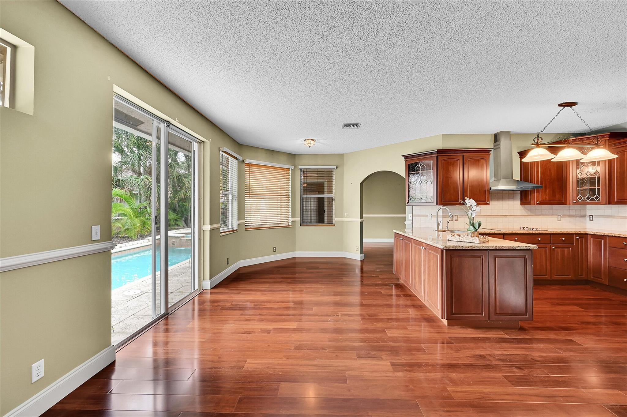 6384 NW 43 Terrace