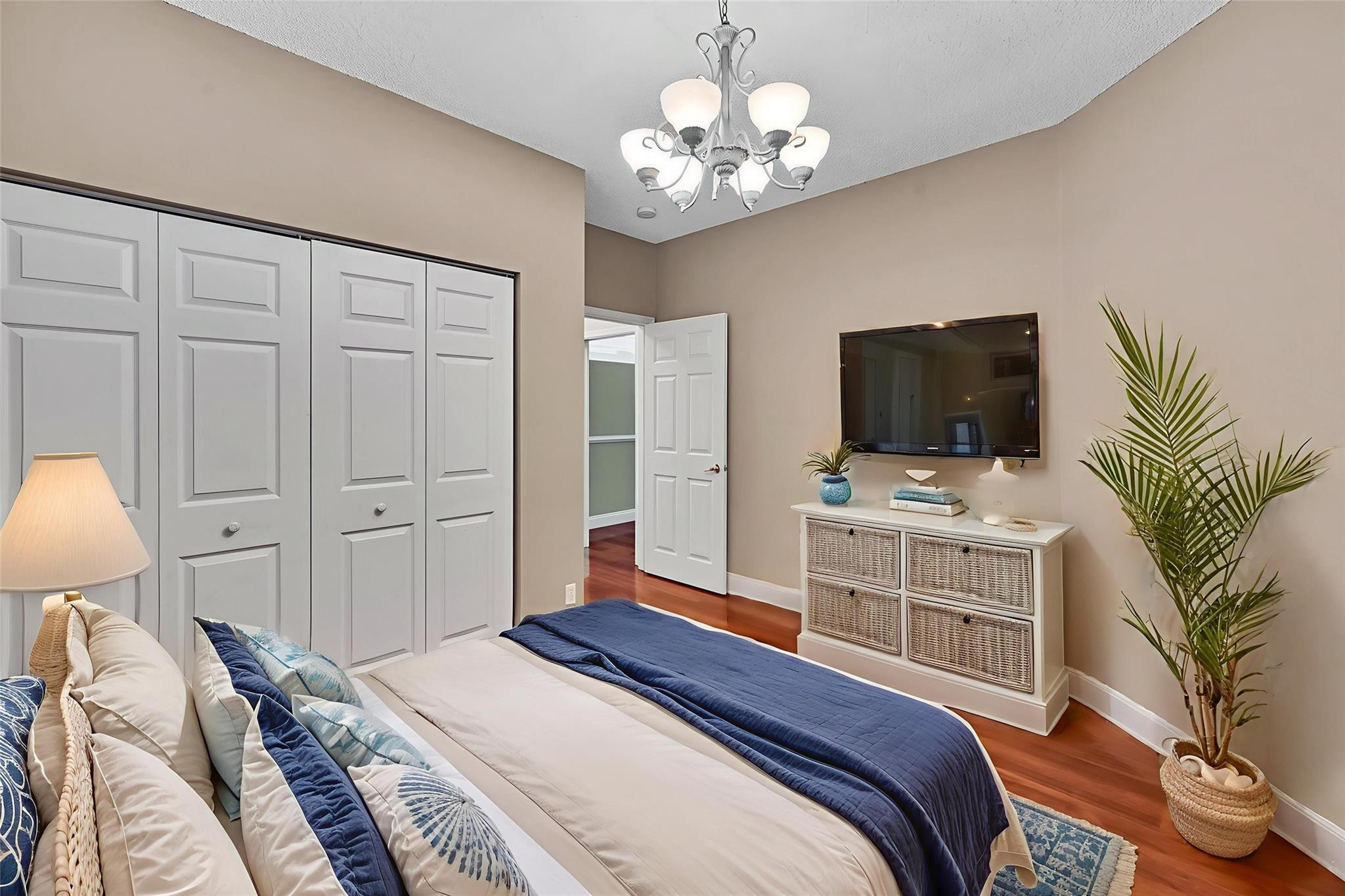 6384 NW 43 Terrace