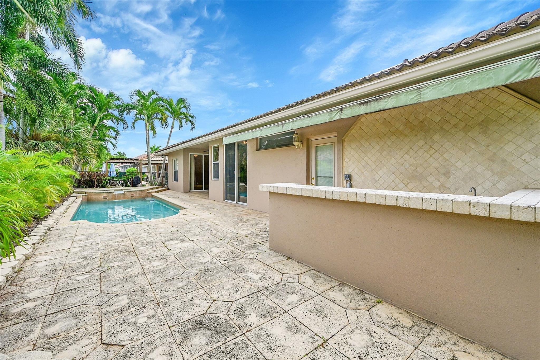 6384 NW 43 Terrace