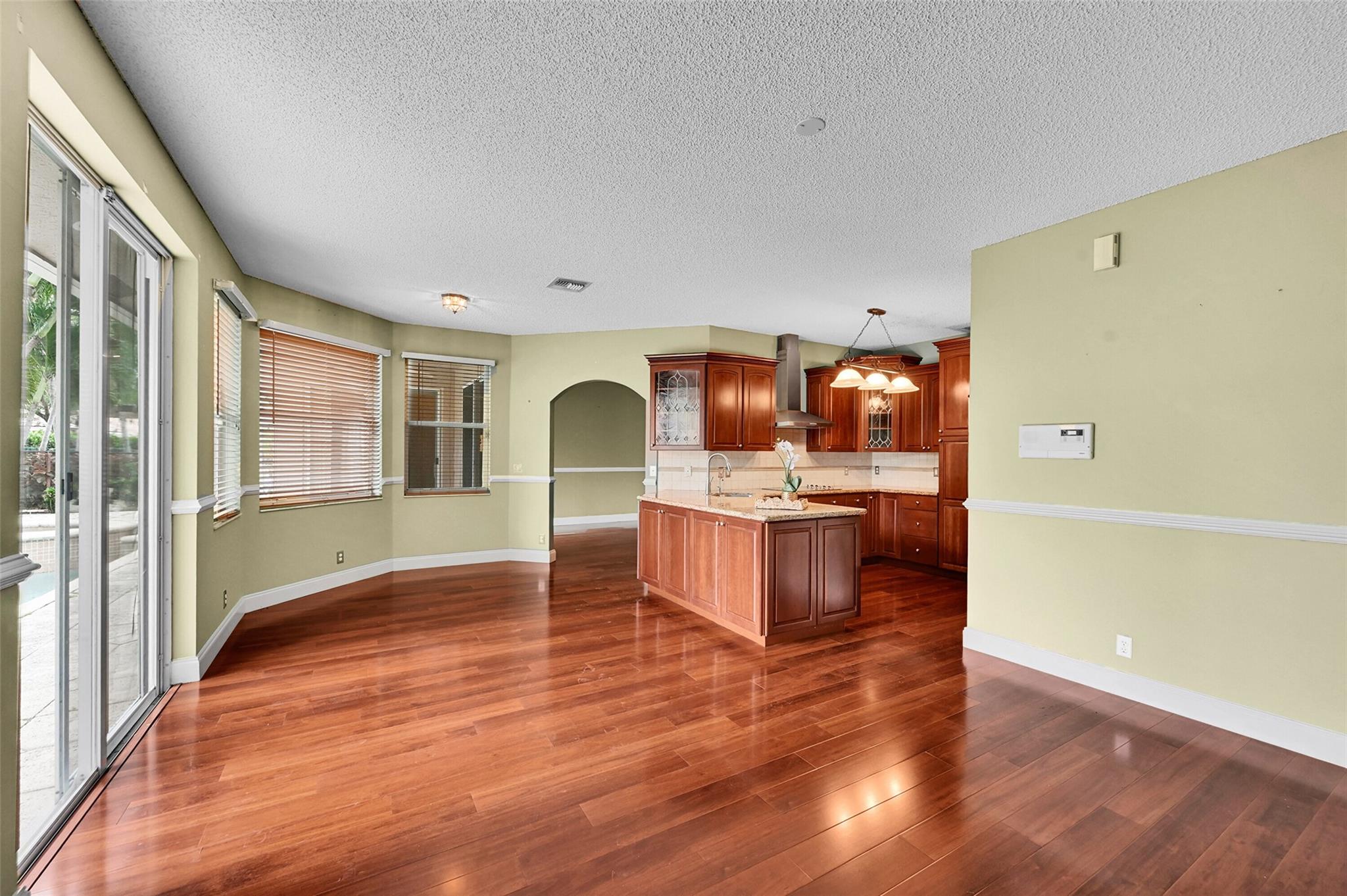 6384 NW 43 Terrace