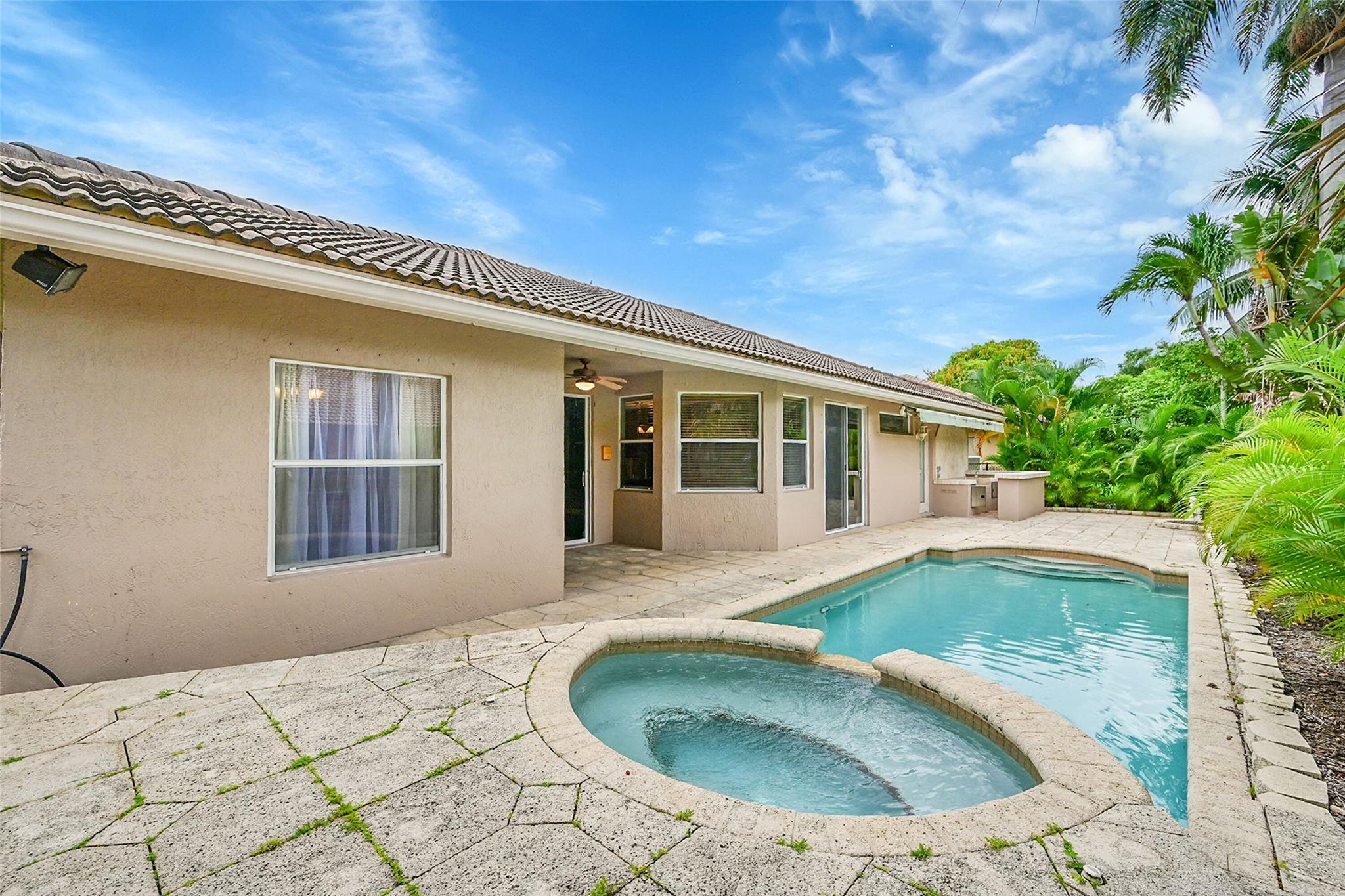 6384 NW 43 Terrace