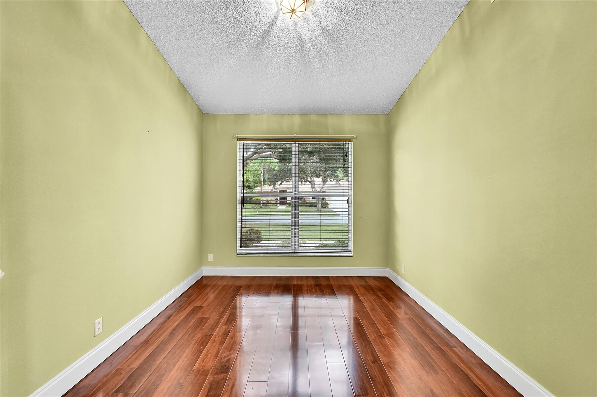 6384 NW 43 Terrace