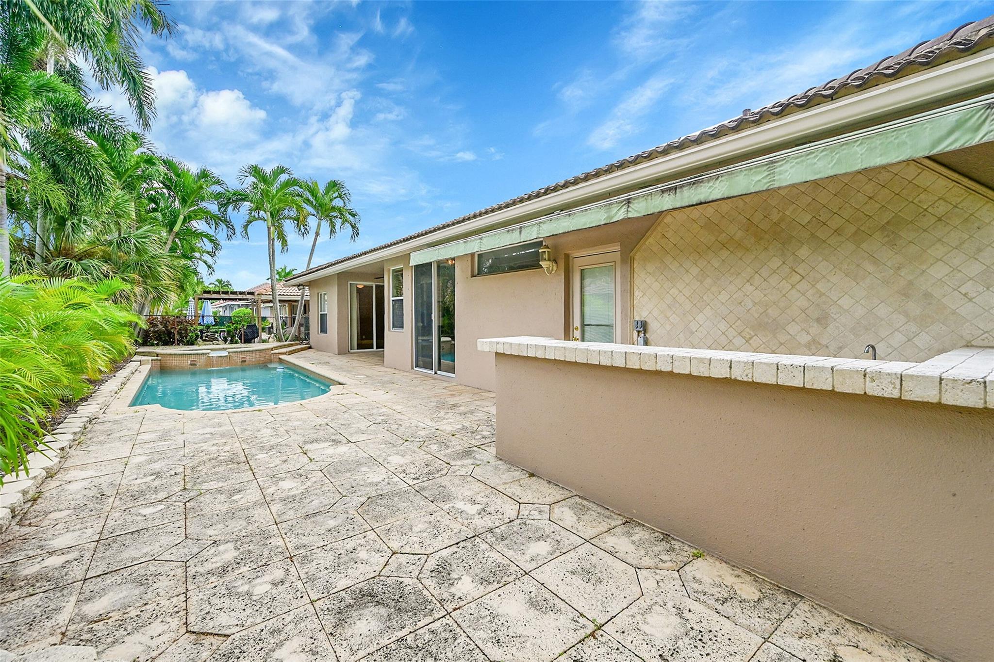 6384 NW 43 Terrace