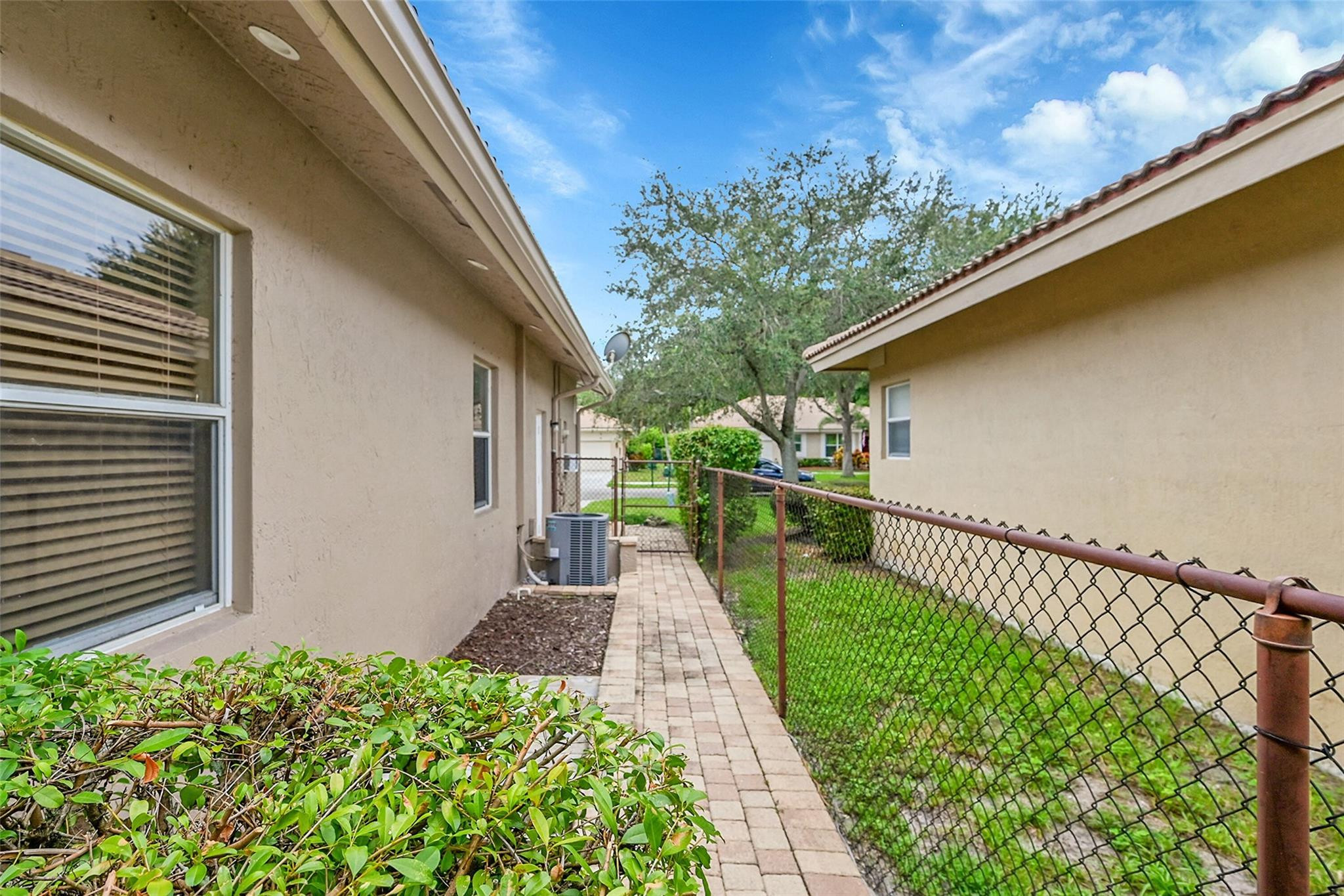 6384 NW 43 Terrace