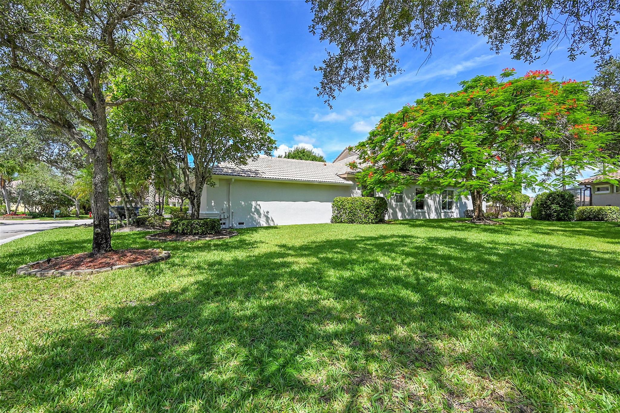 11163 NW 69th Pl