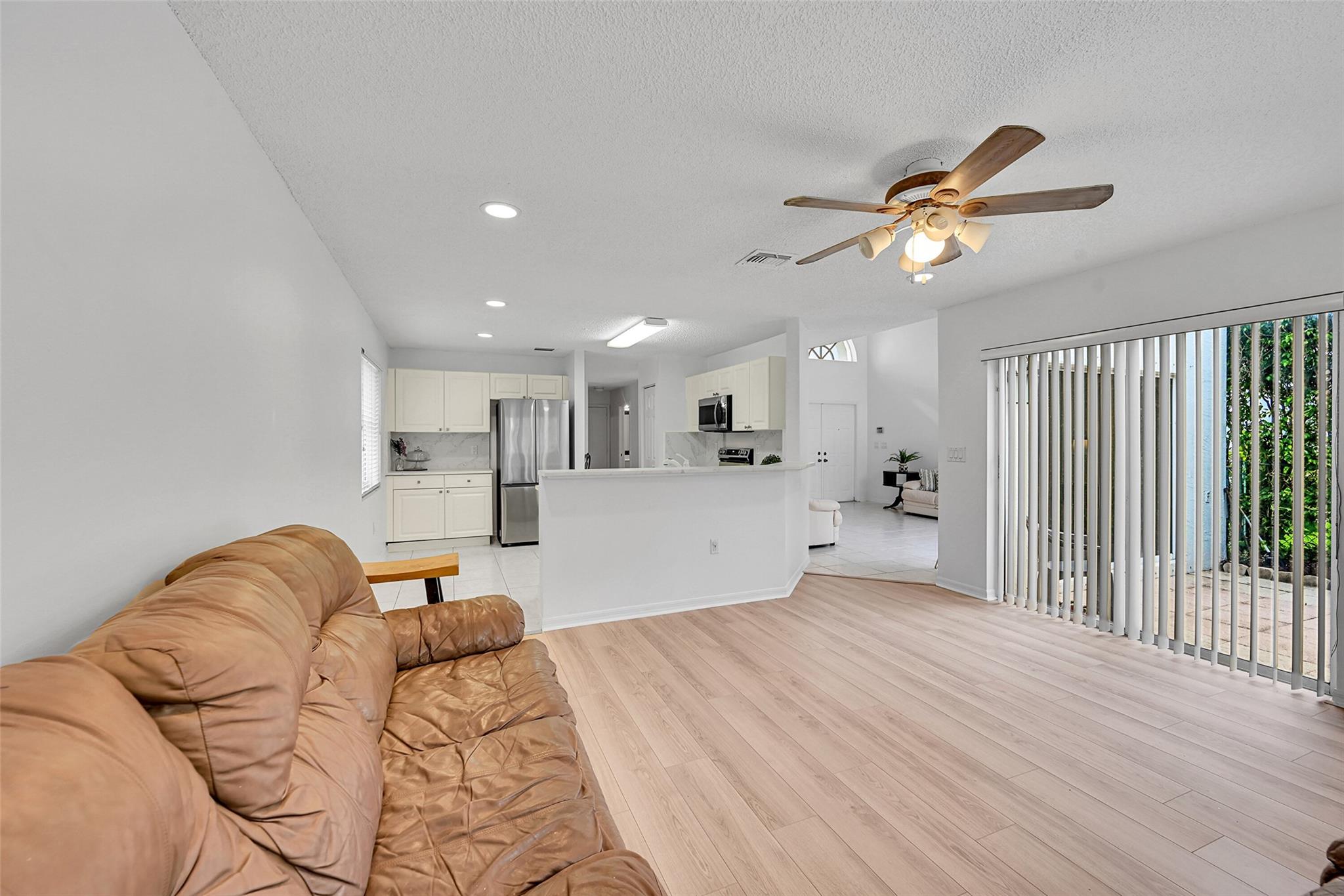 11600 NW 52nd Ct