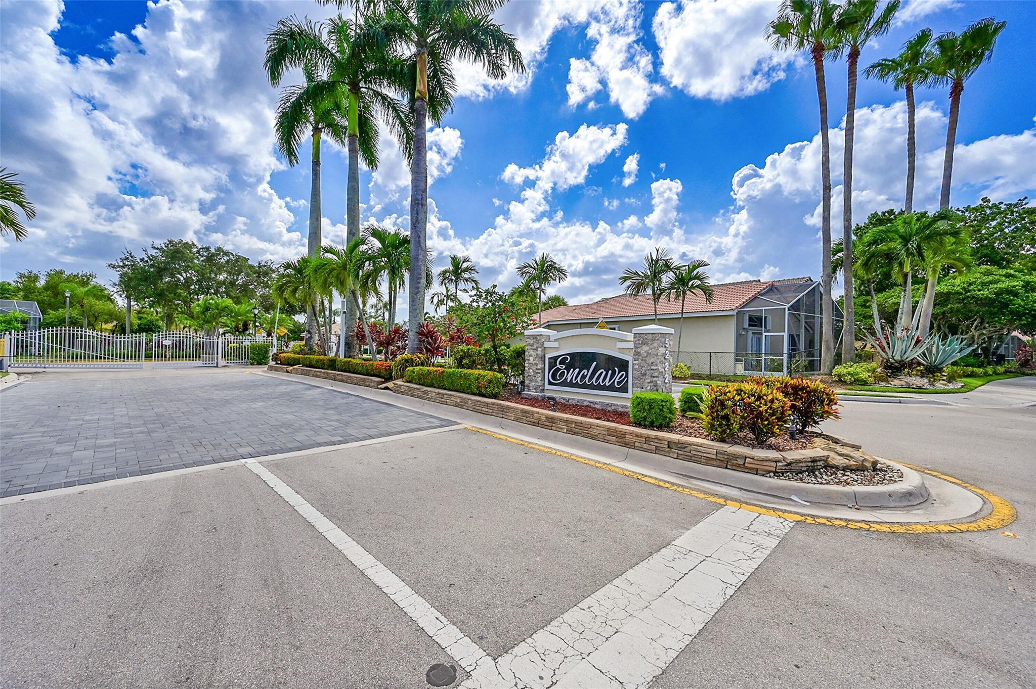 11600 NW 52nd Ct