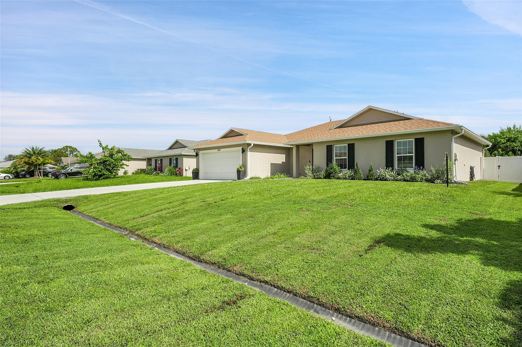 1129 SW Arc Ct