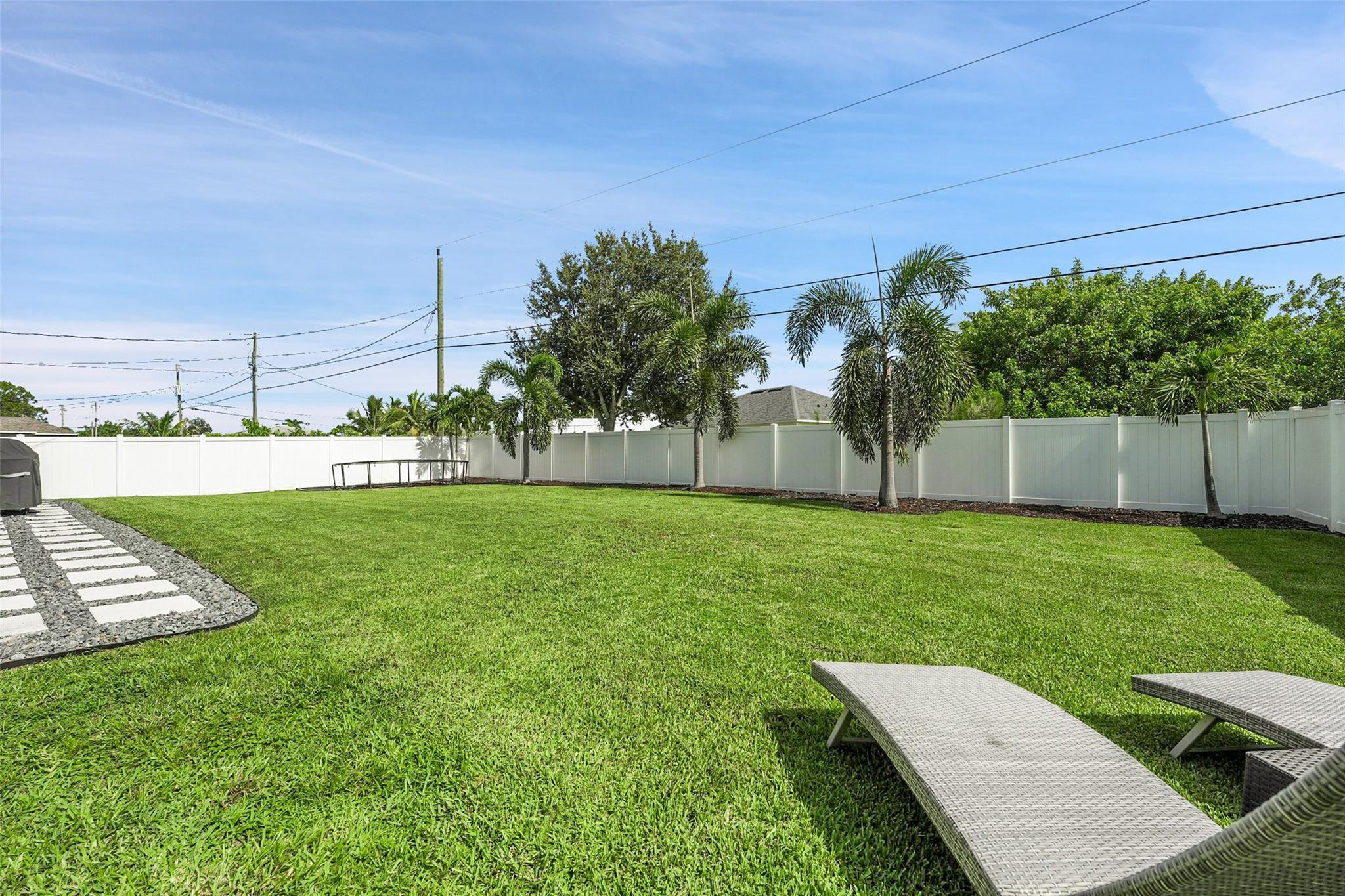 1129 SW Arc Ct