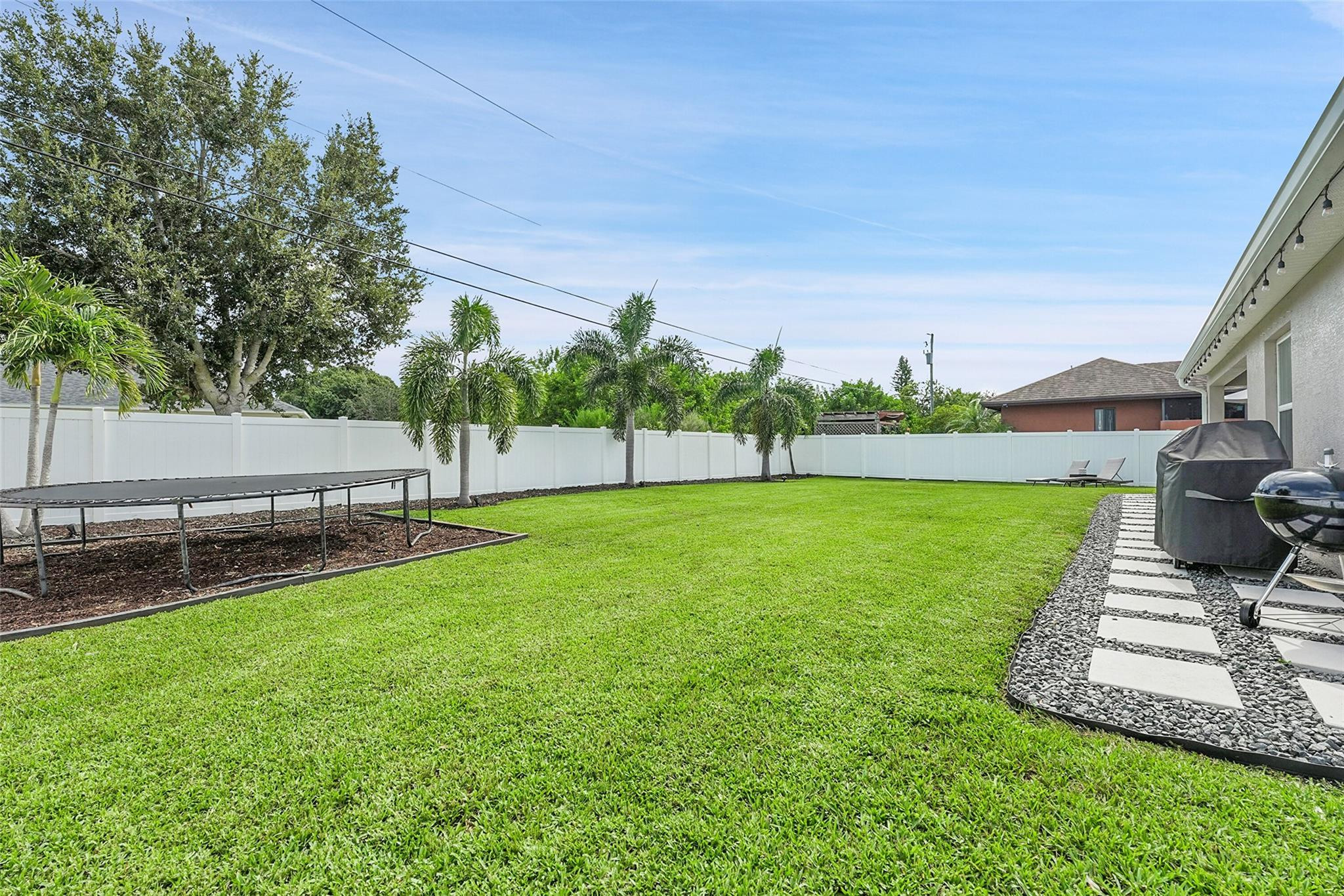 1129 SW Arc Ct