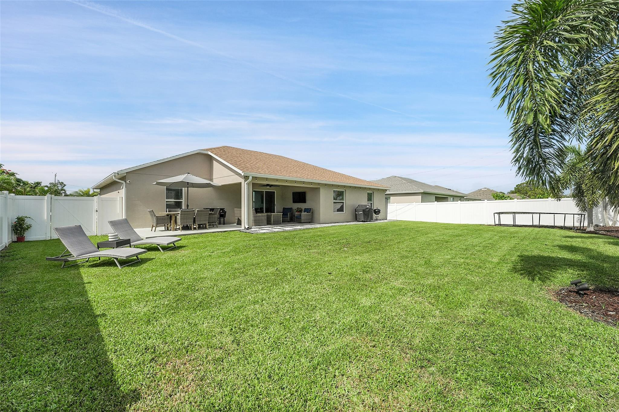 1129 SW Arc Ct