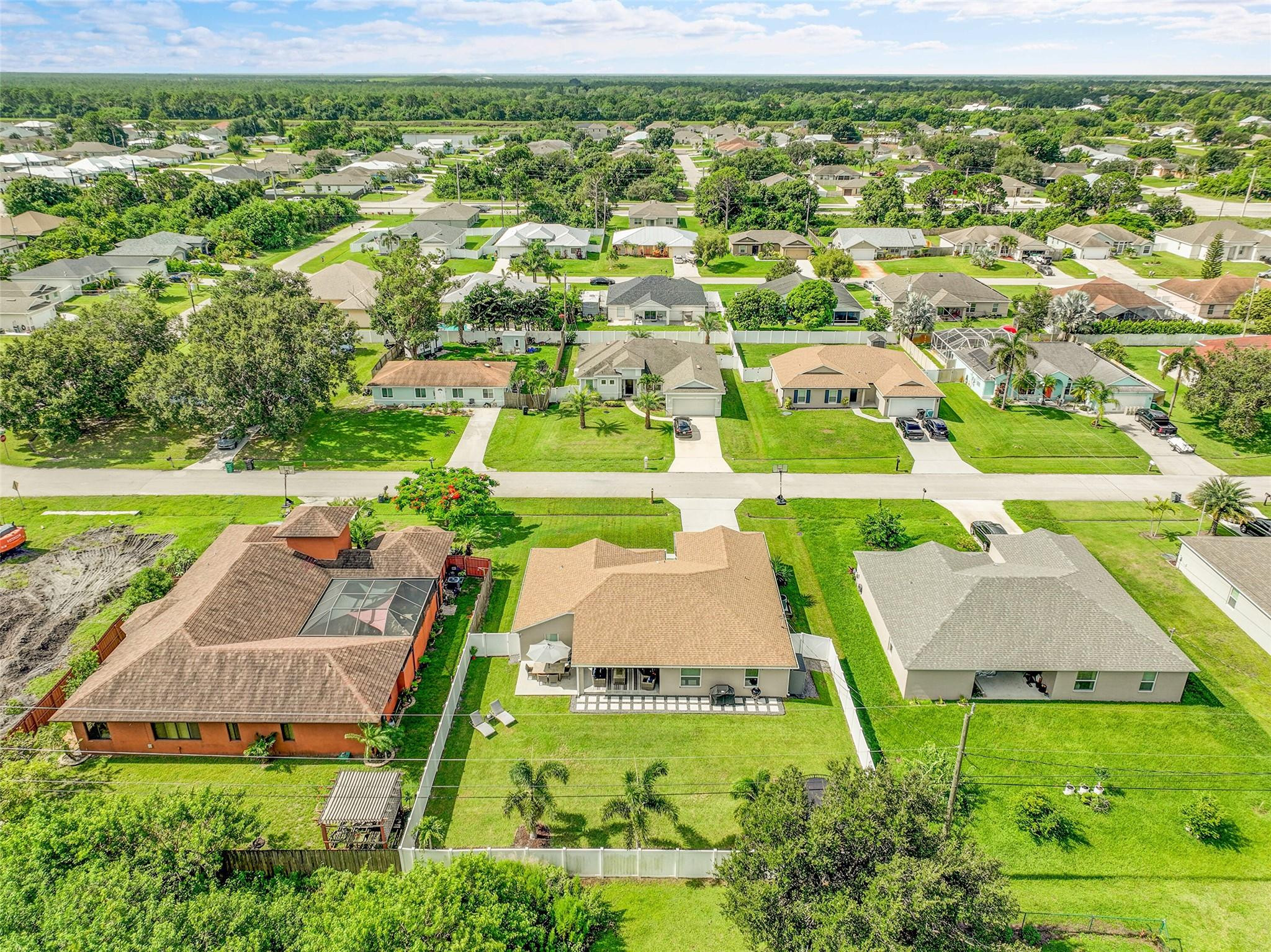 1129 SW Arc Ct