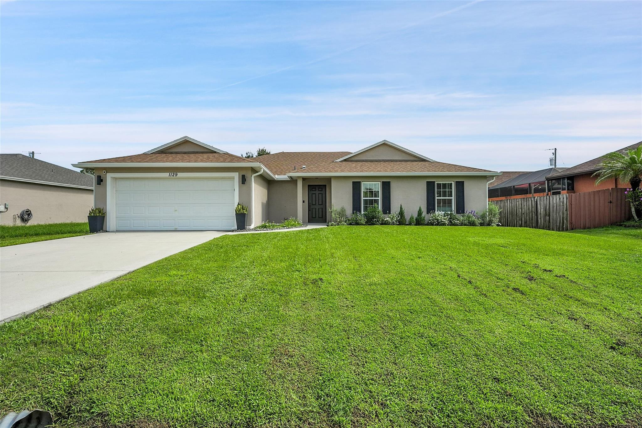 1129 SW Arc Ct