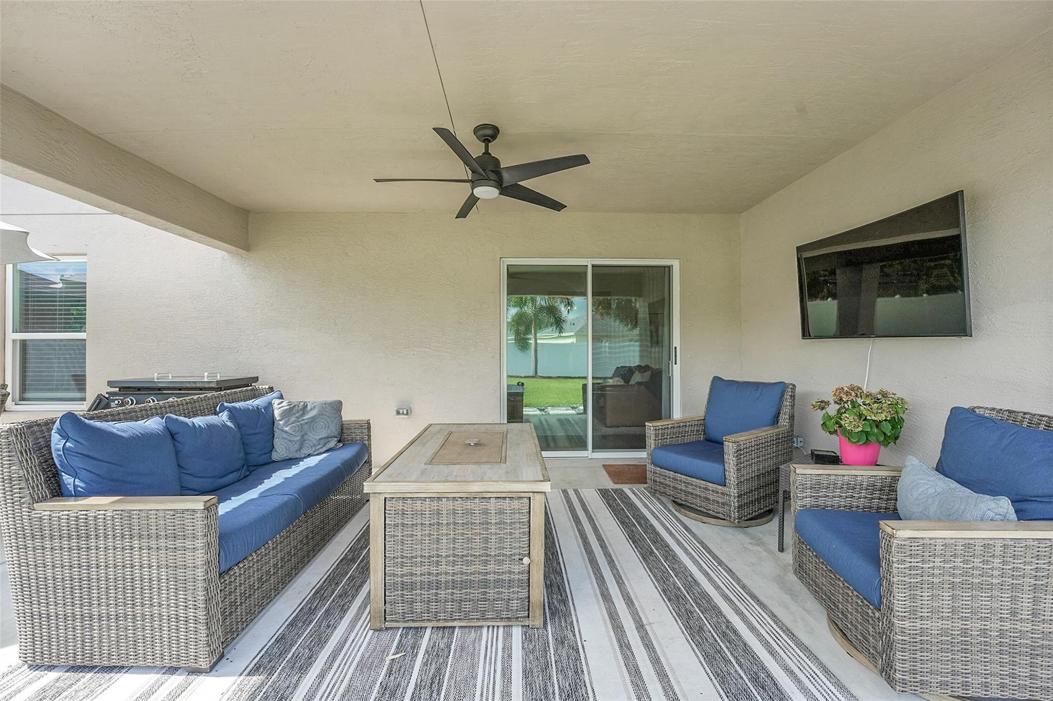 1129 SW Arc Ct