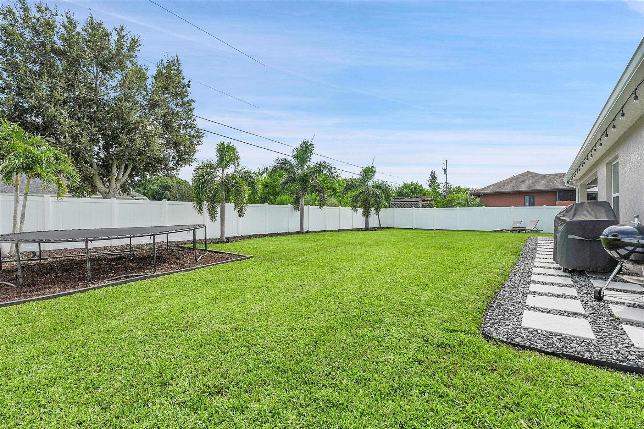 1129 SW Arc Ct