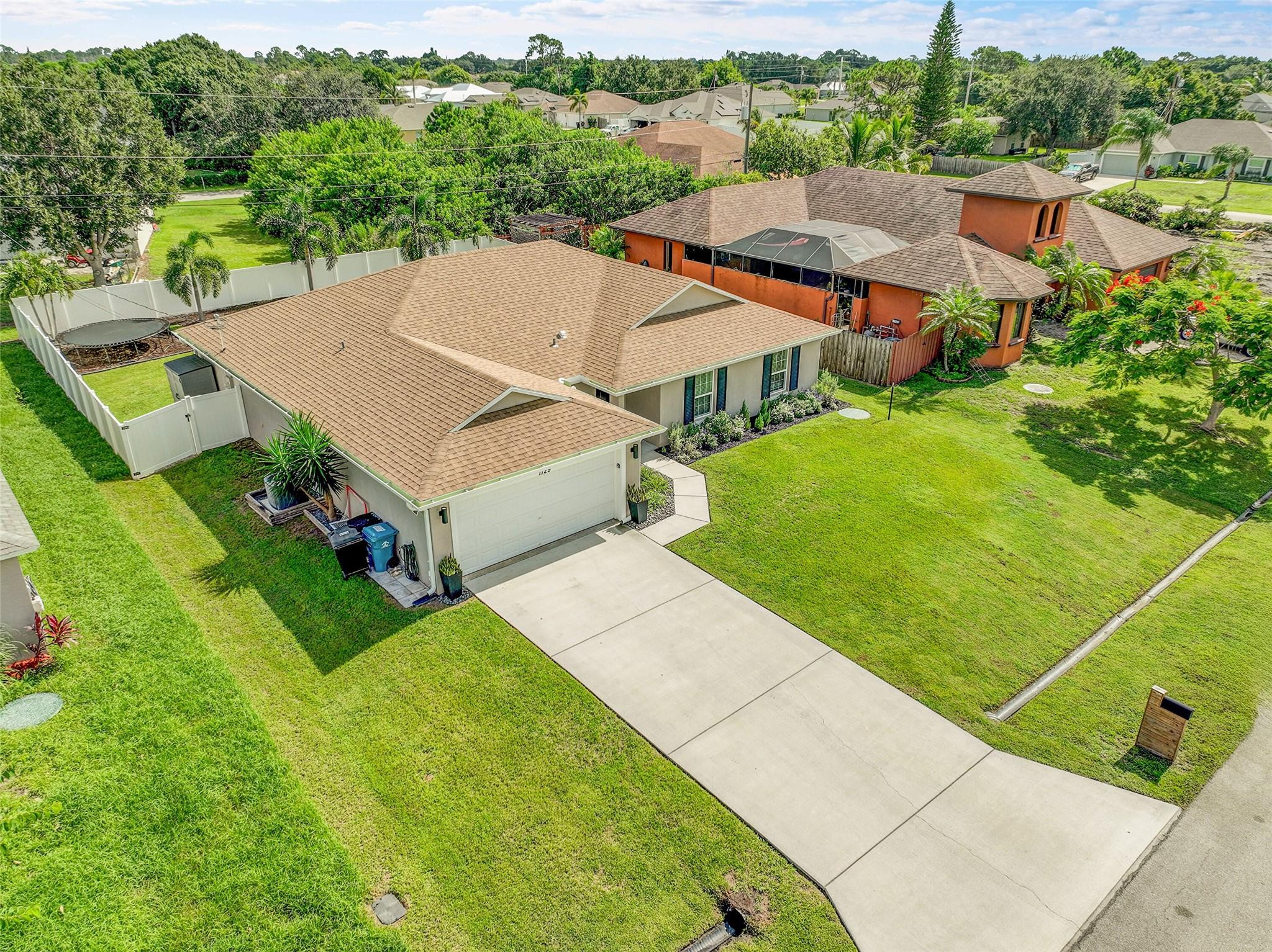 1129 SW Arc Ct