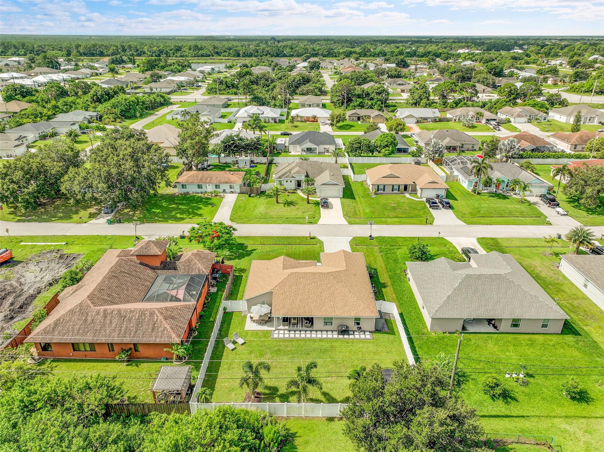 1129 SW Arc Ct