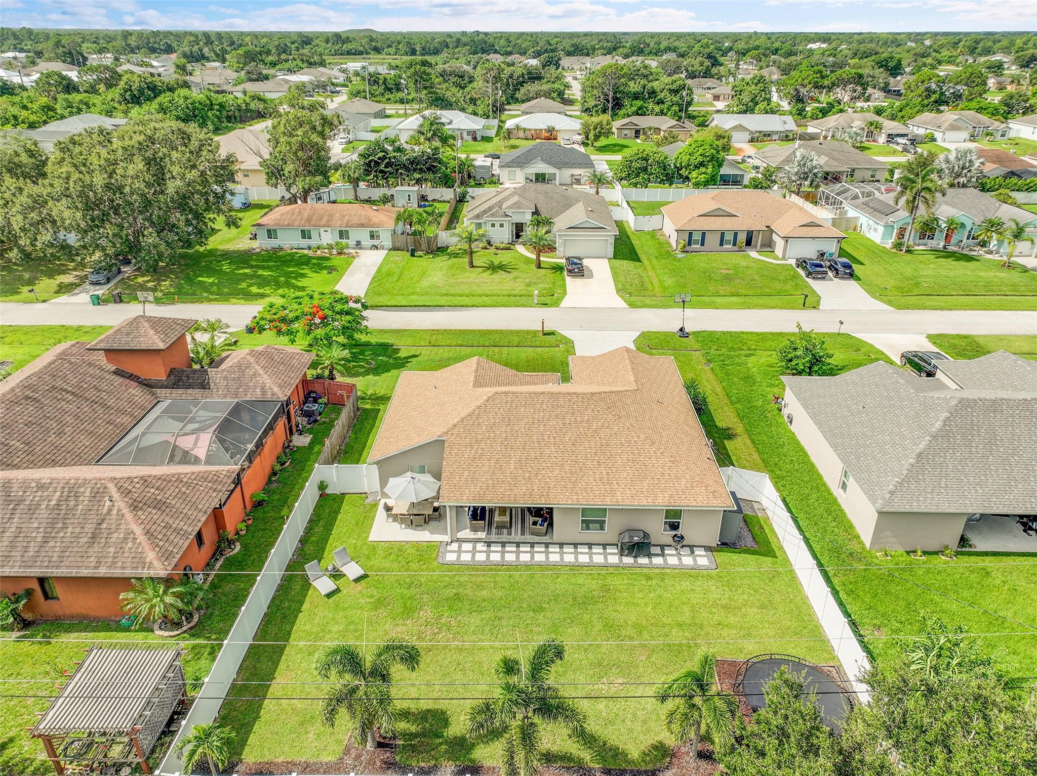 1129 SW Arc Ct