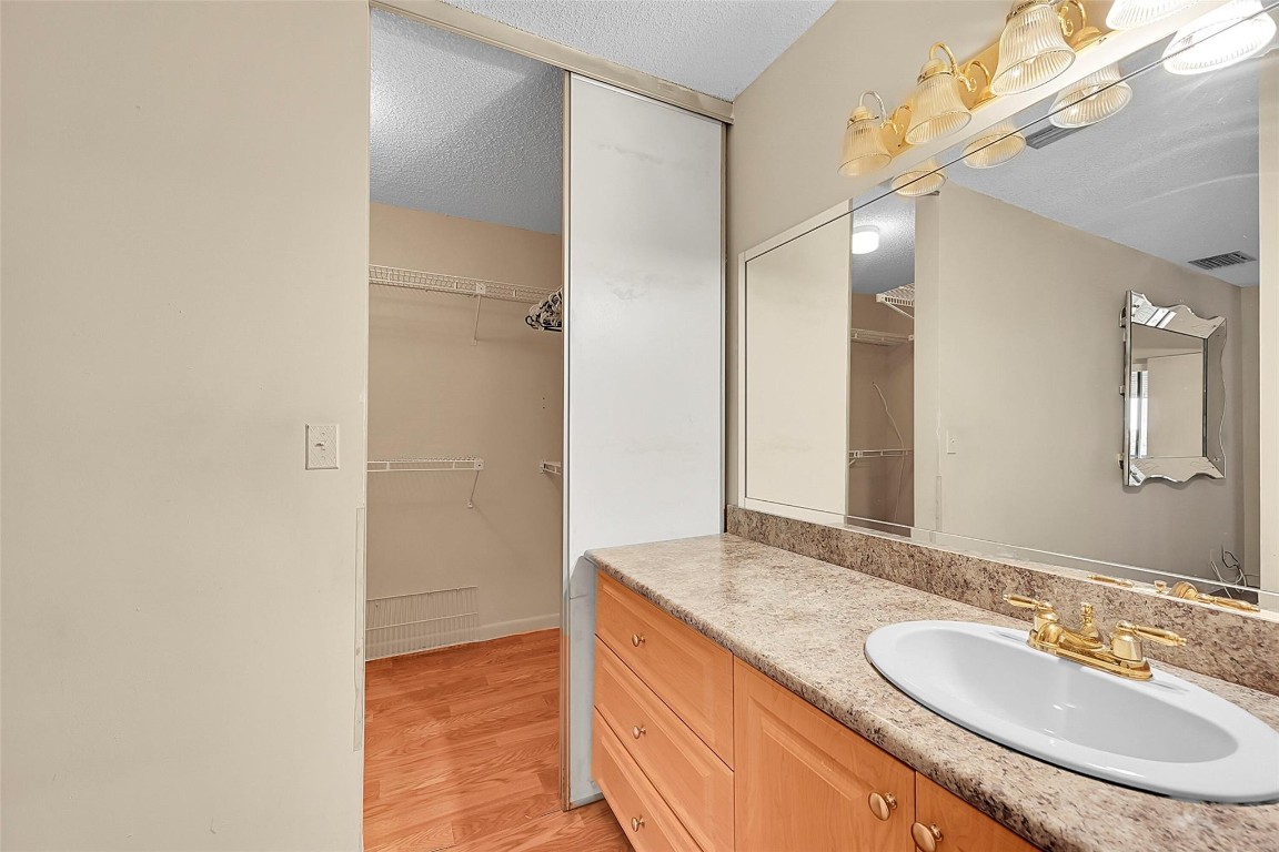 3587 NW 35th St 1635