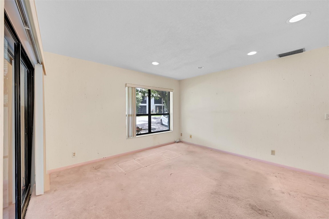 3587 NW 35th St 1635