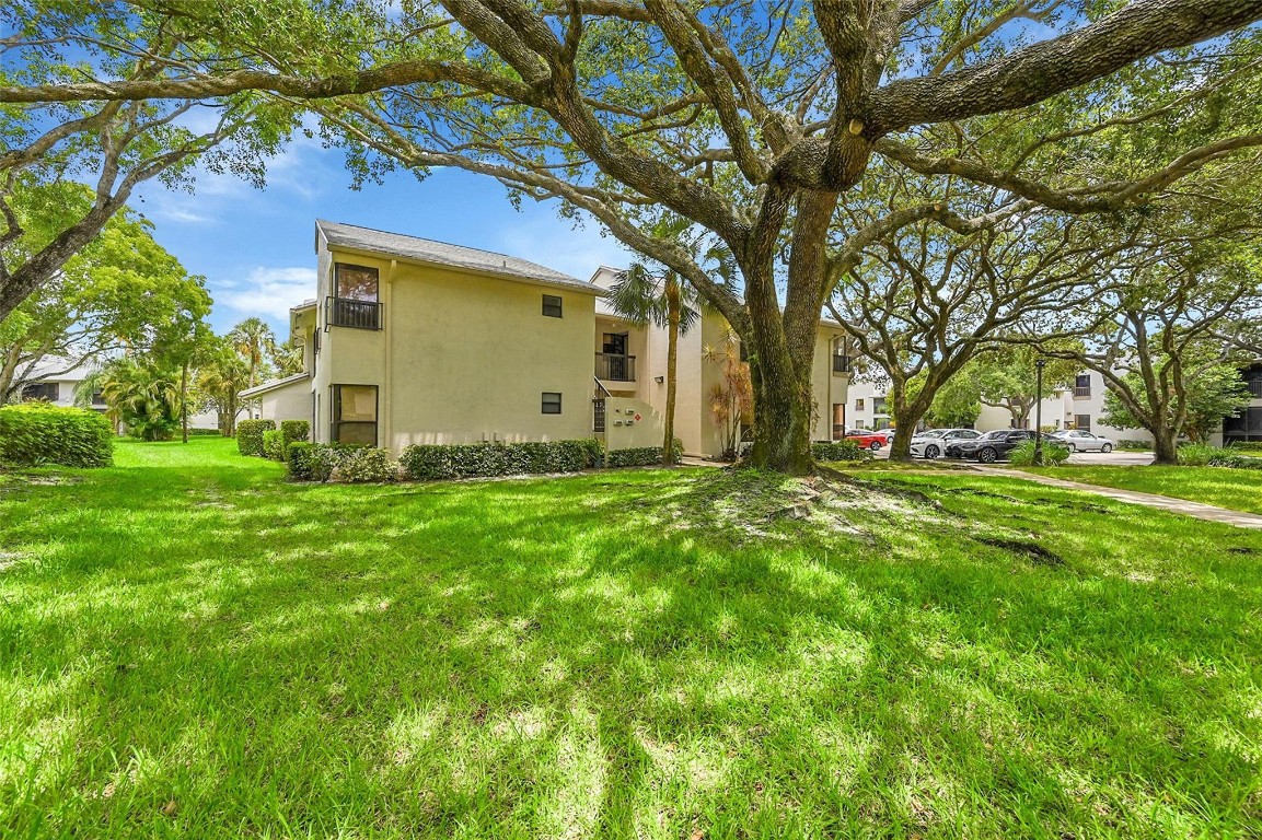 3587 NW 35th St 1635