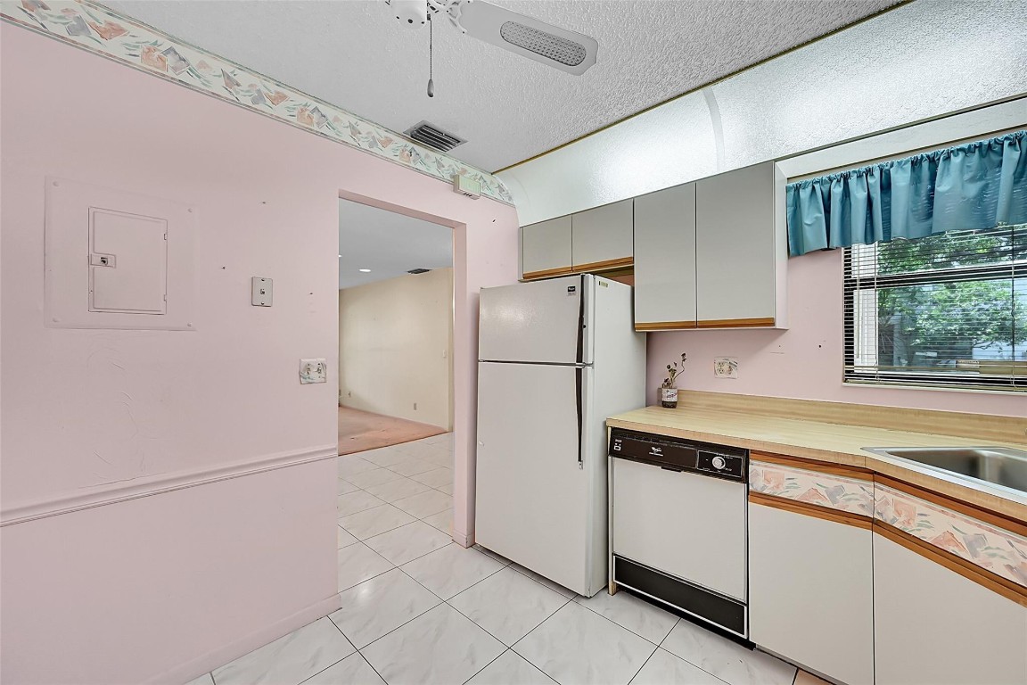 3587 NW 35th St 1635