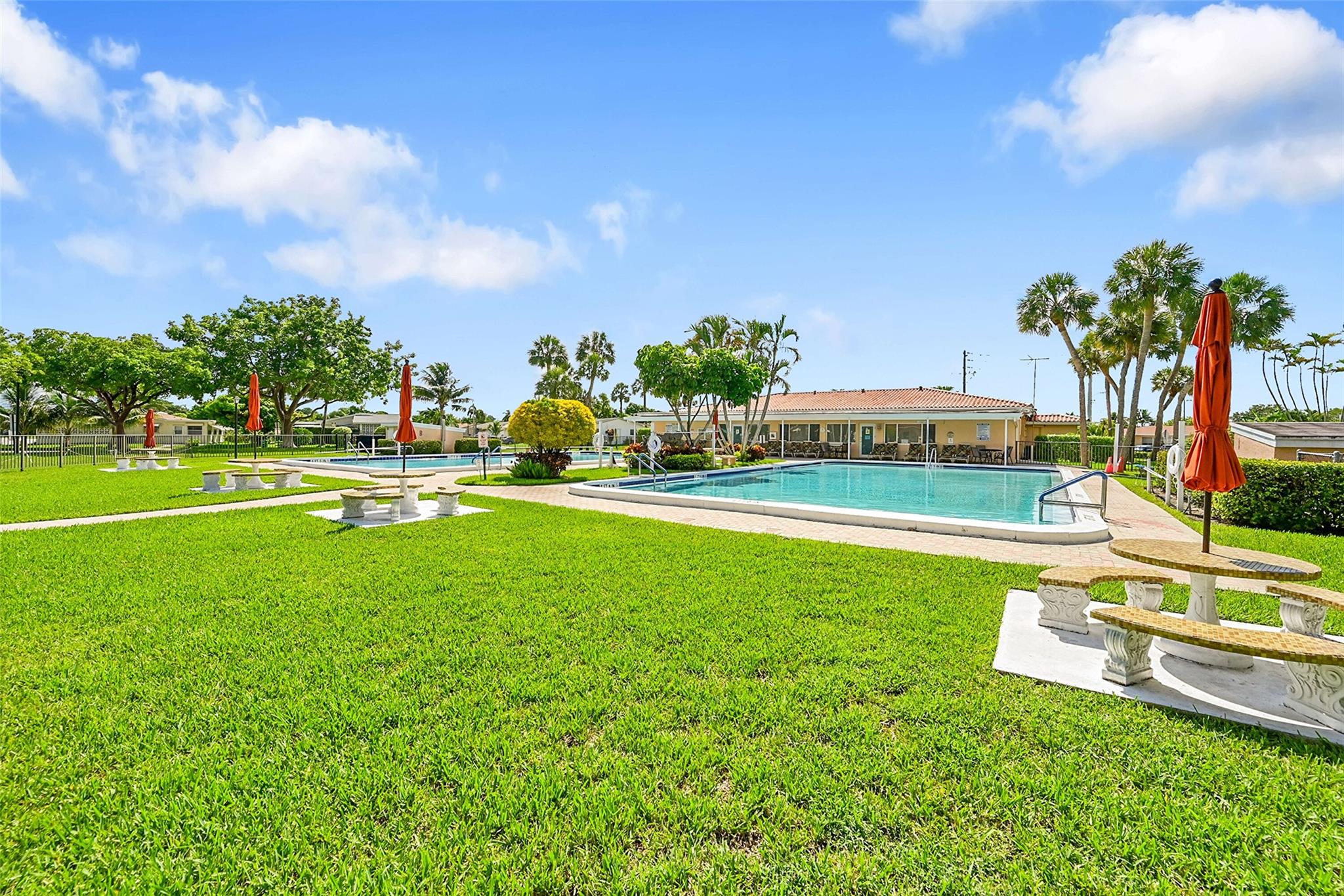 4706 NW 43rd Ter