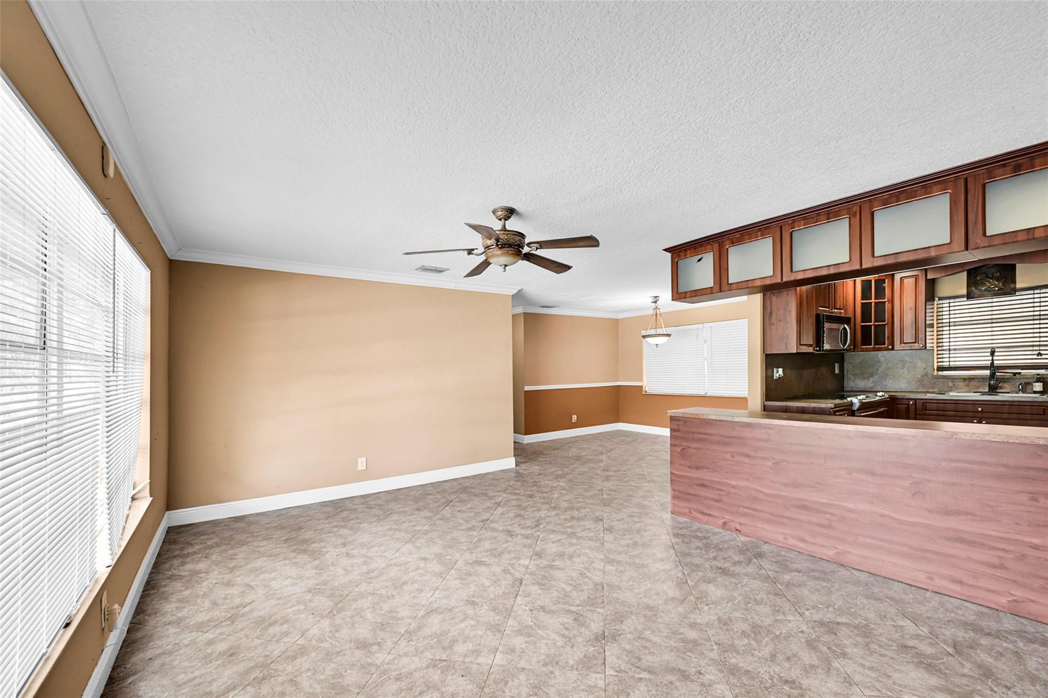 1390 NE 39th St