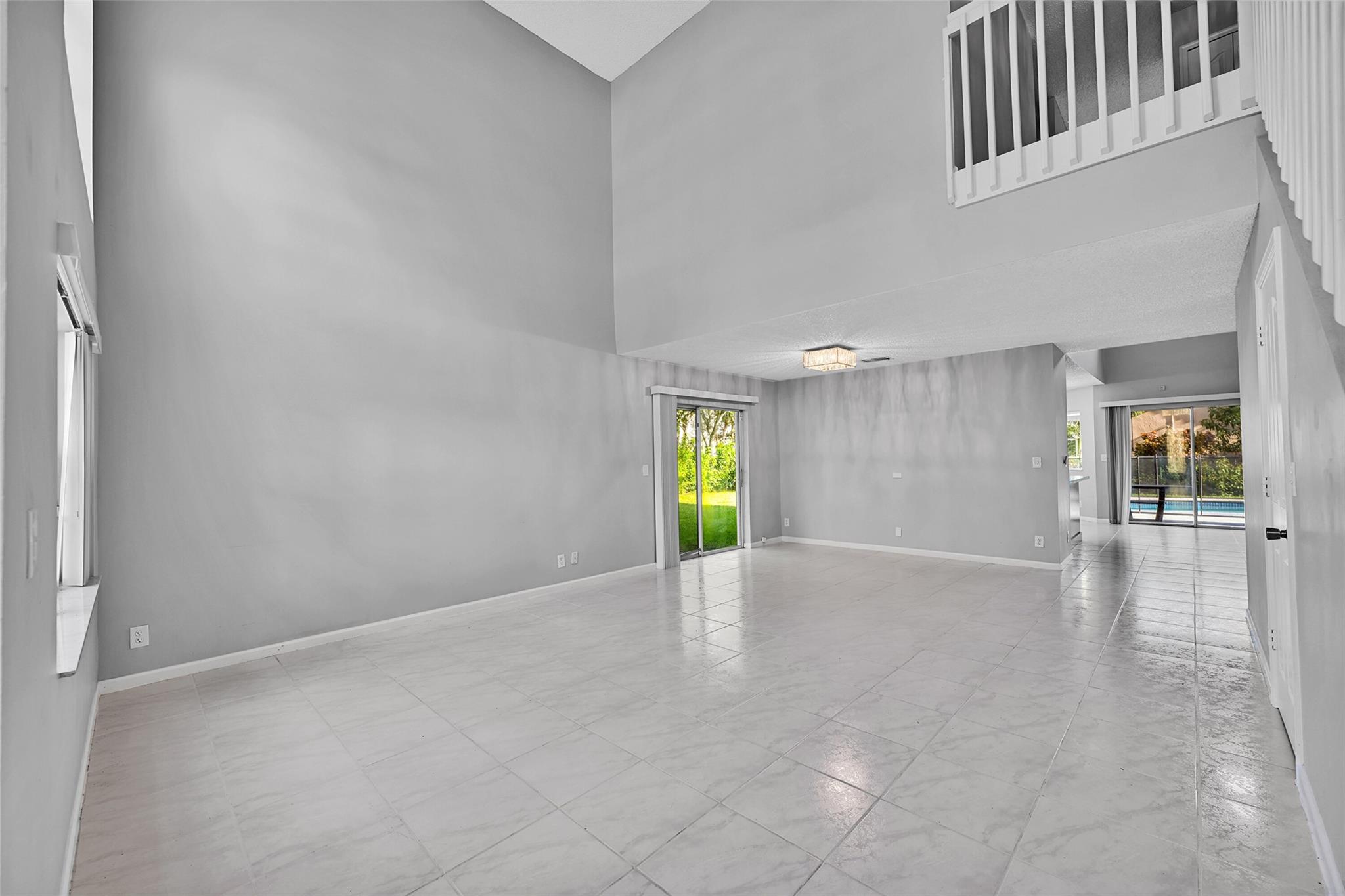 10004 NW 57th Pl