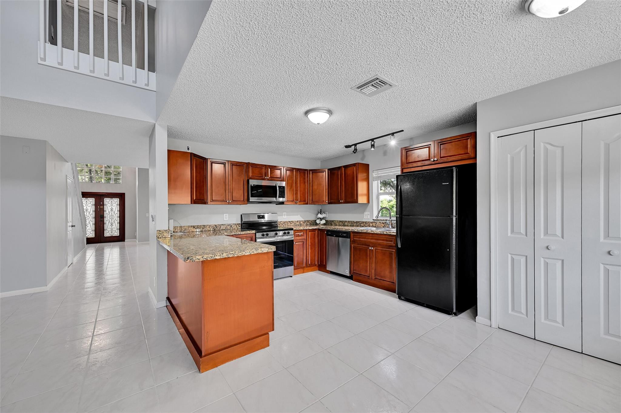 10004 NW 57th Pl