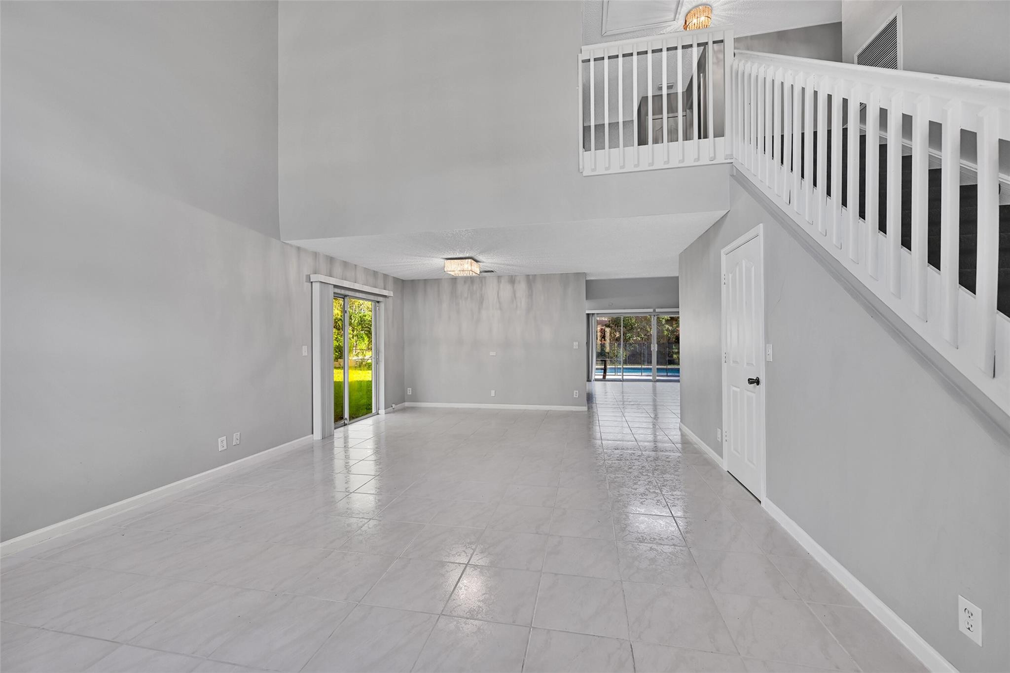 10004 NW 57th Pl