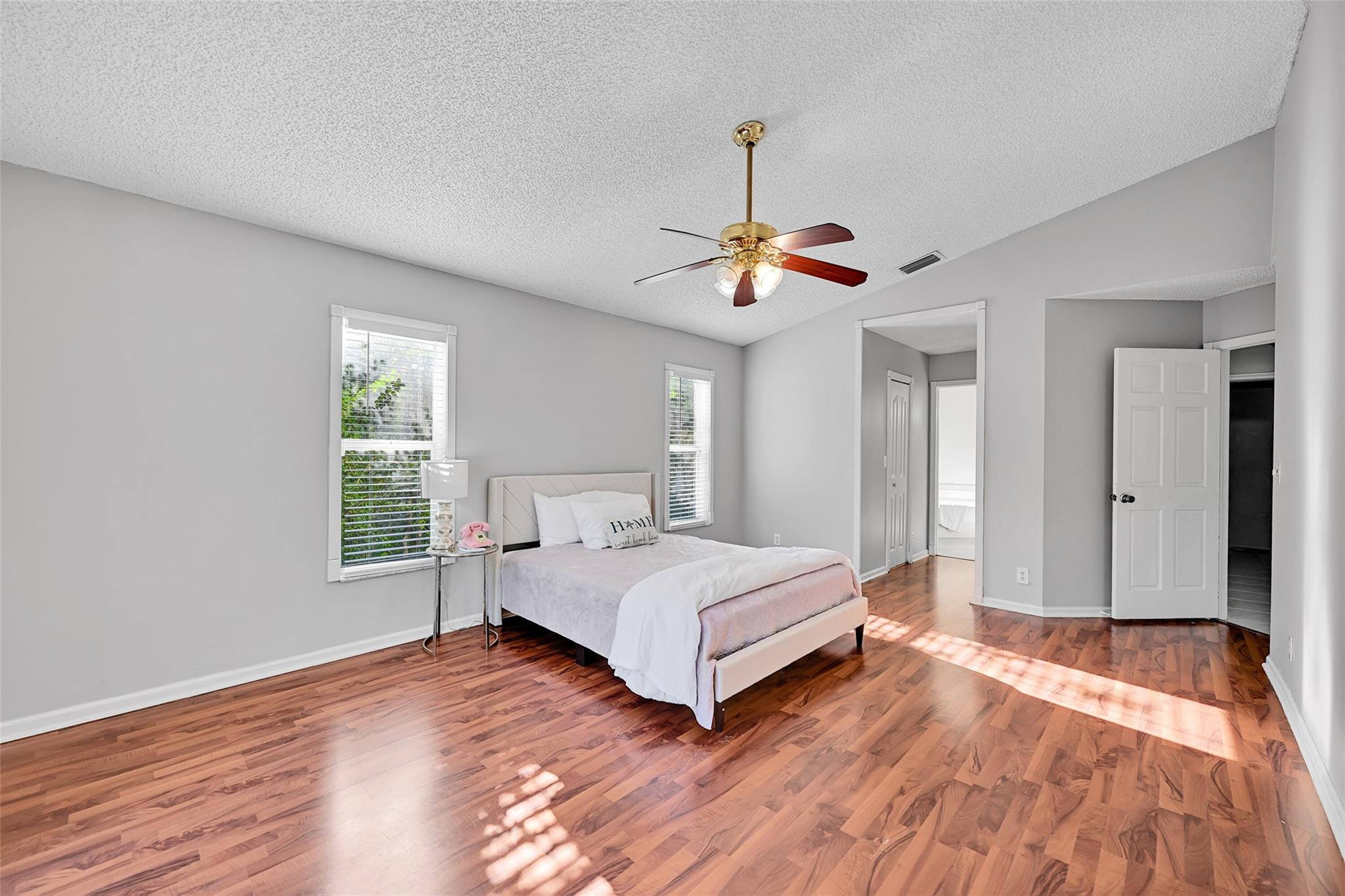 10004 NW 57th Pl