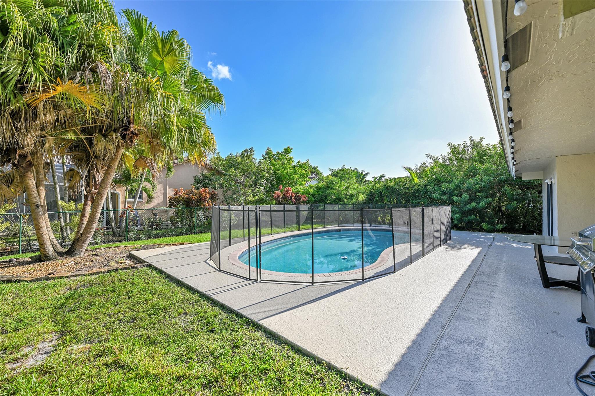 10004 NW 57th Pl