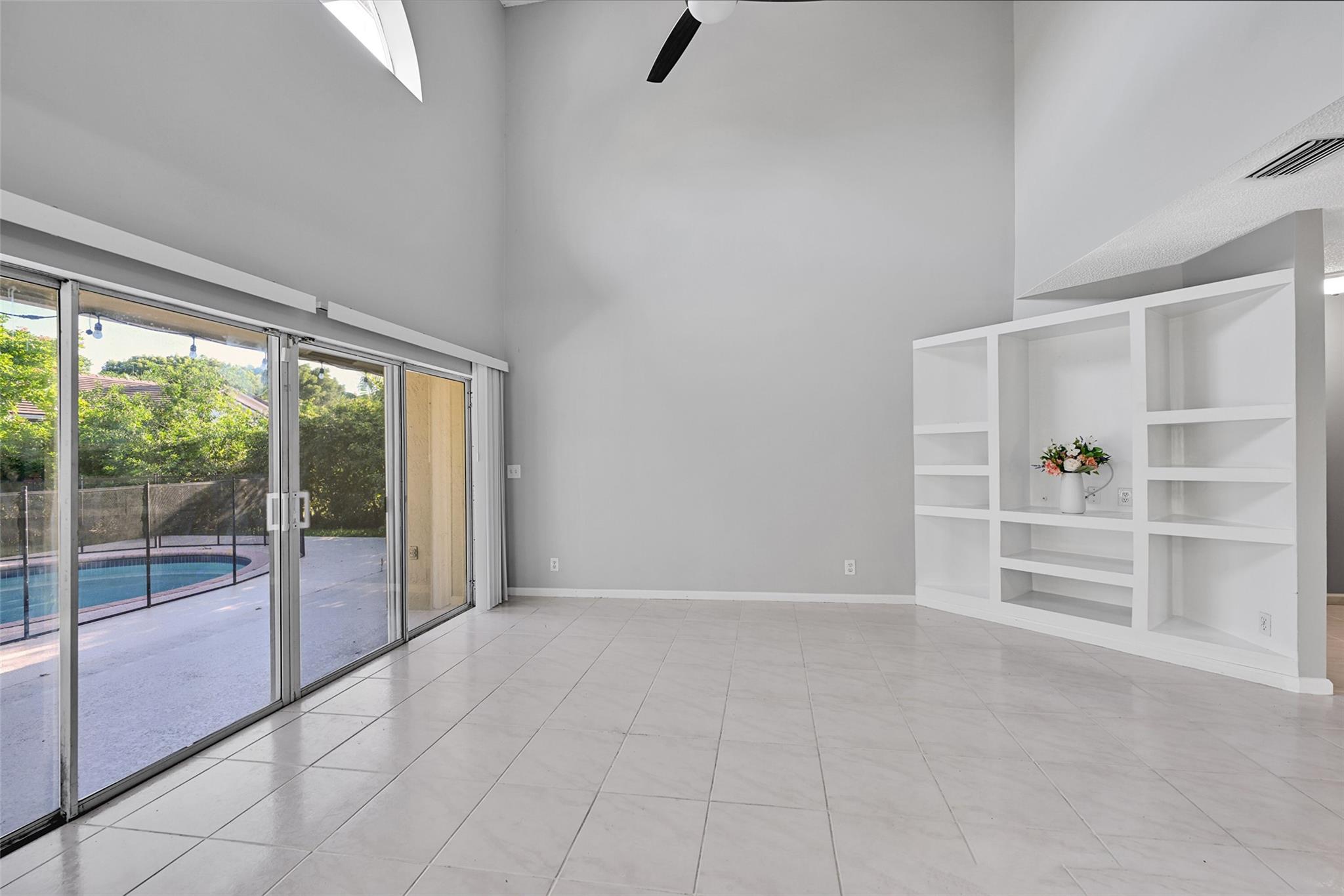 10004 NW 57th Pl