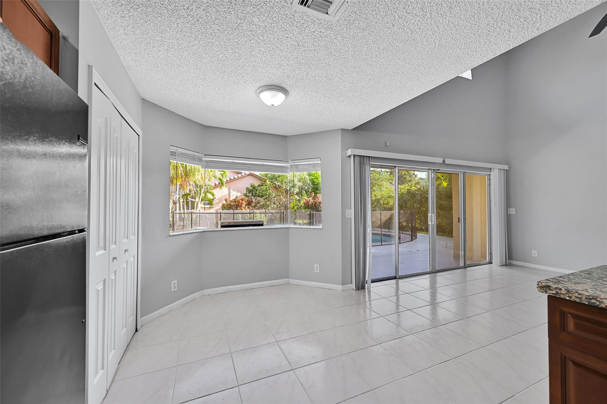 10004 NW 57th Pl