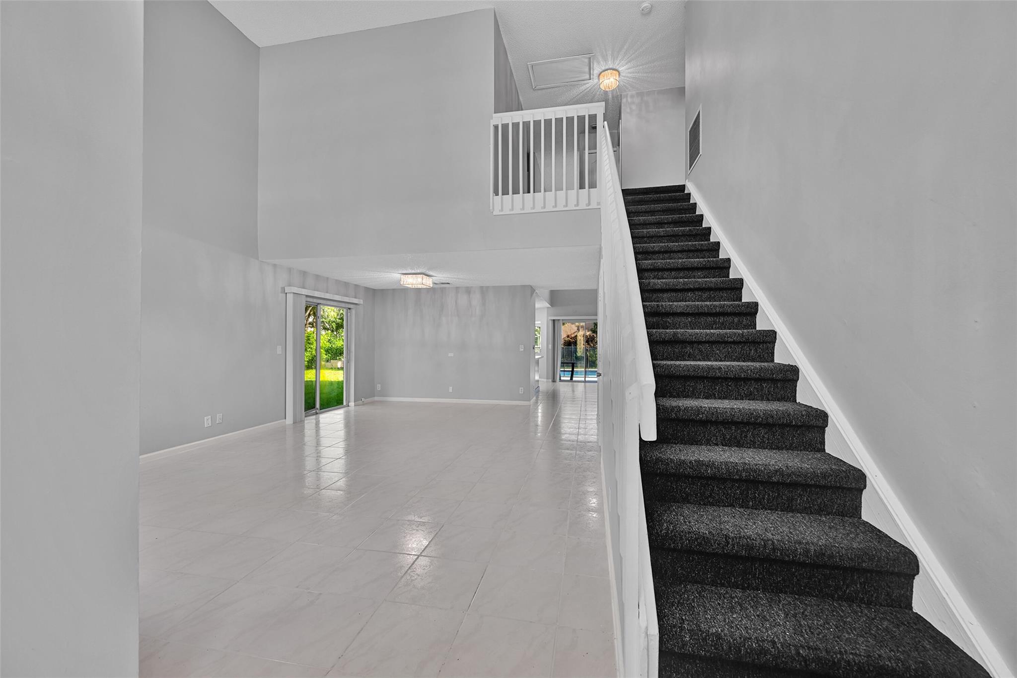 10004 NW 57th Pl