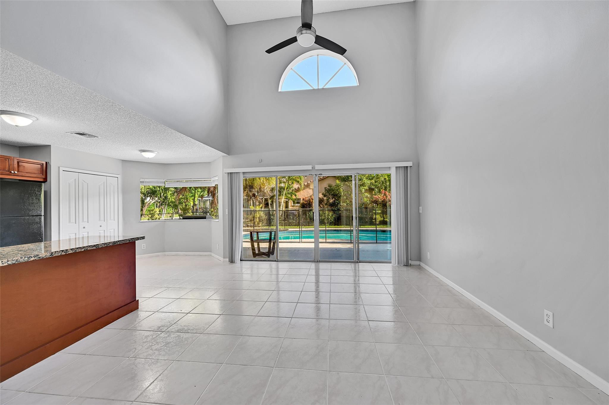 10004 NW 57th Pl