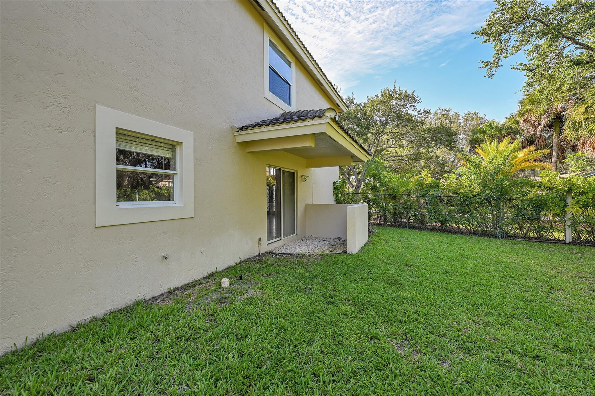 10004 NW 57th Pl