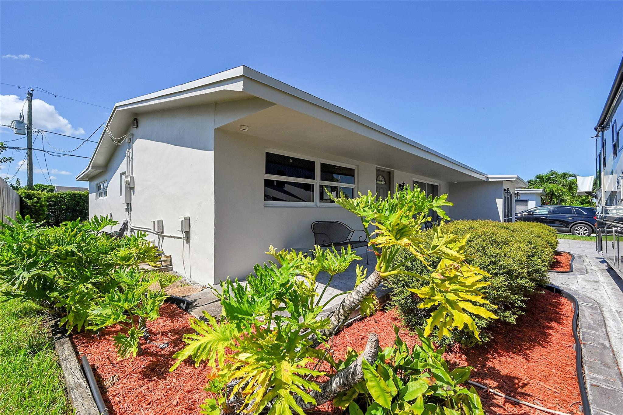 9060 NW 25th St