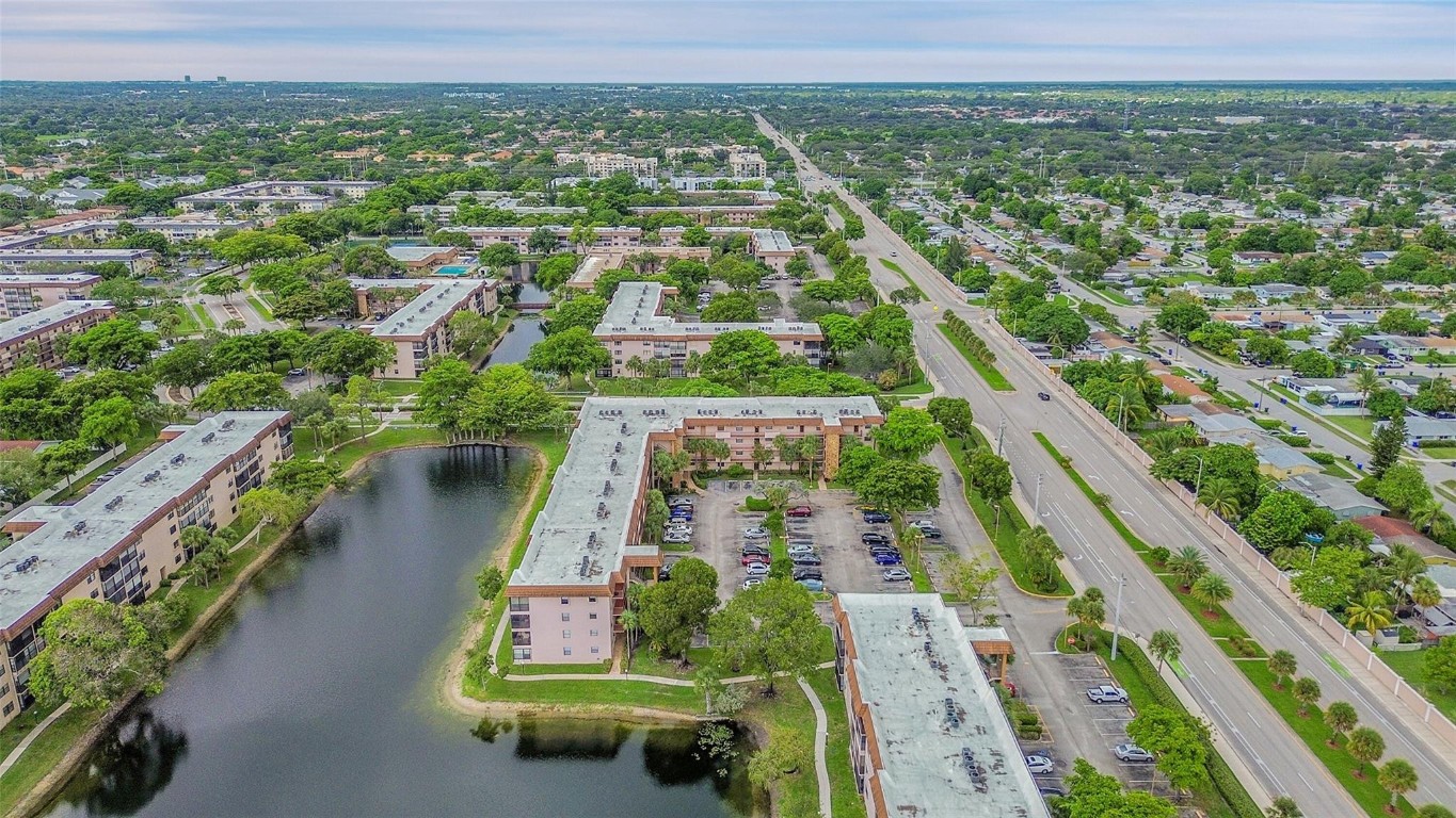 4940 E SABAL PALM 202